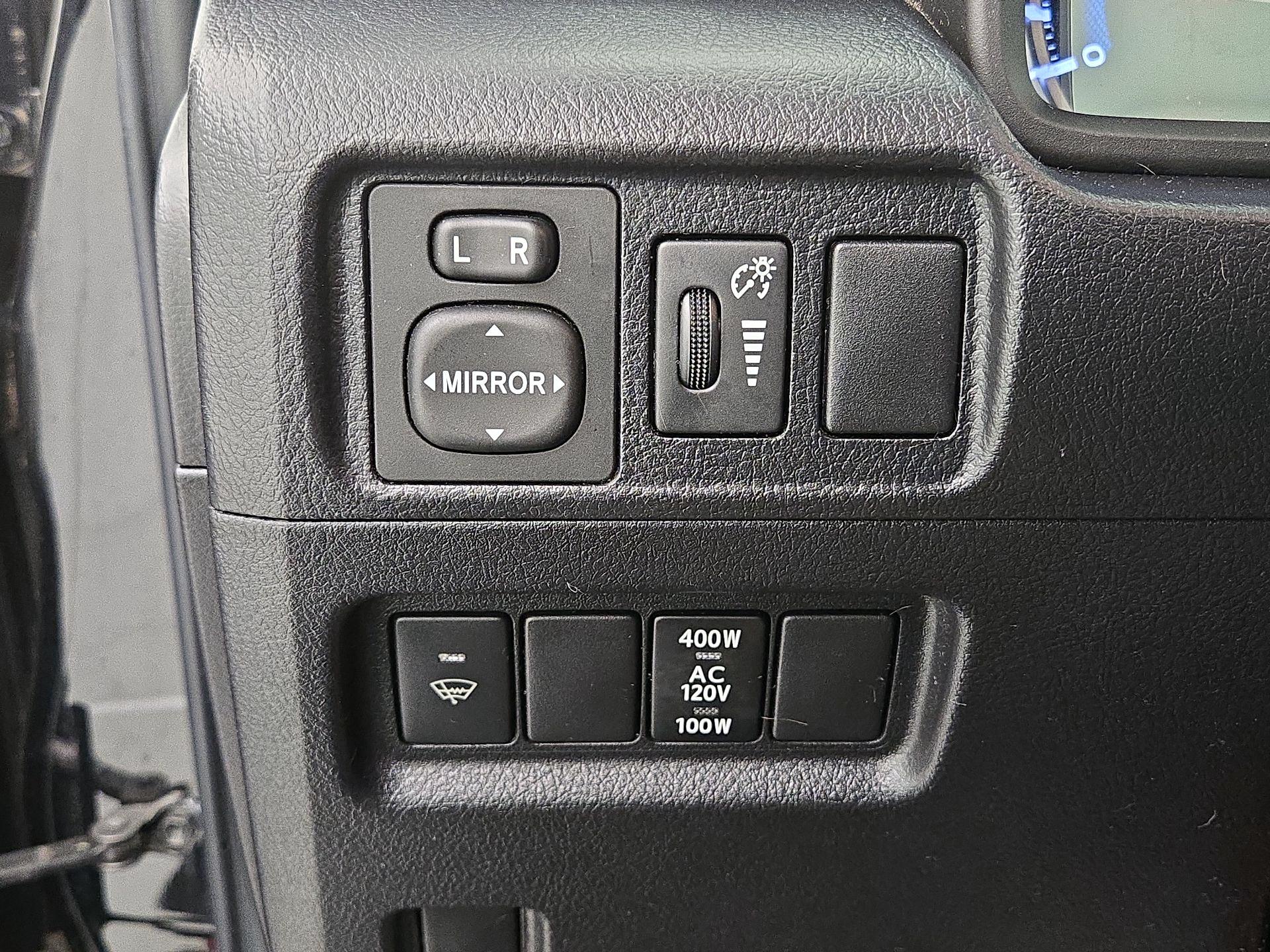 Thumbnail: 2015 Toyota 4Runner - 13
