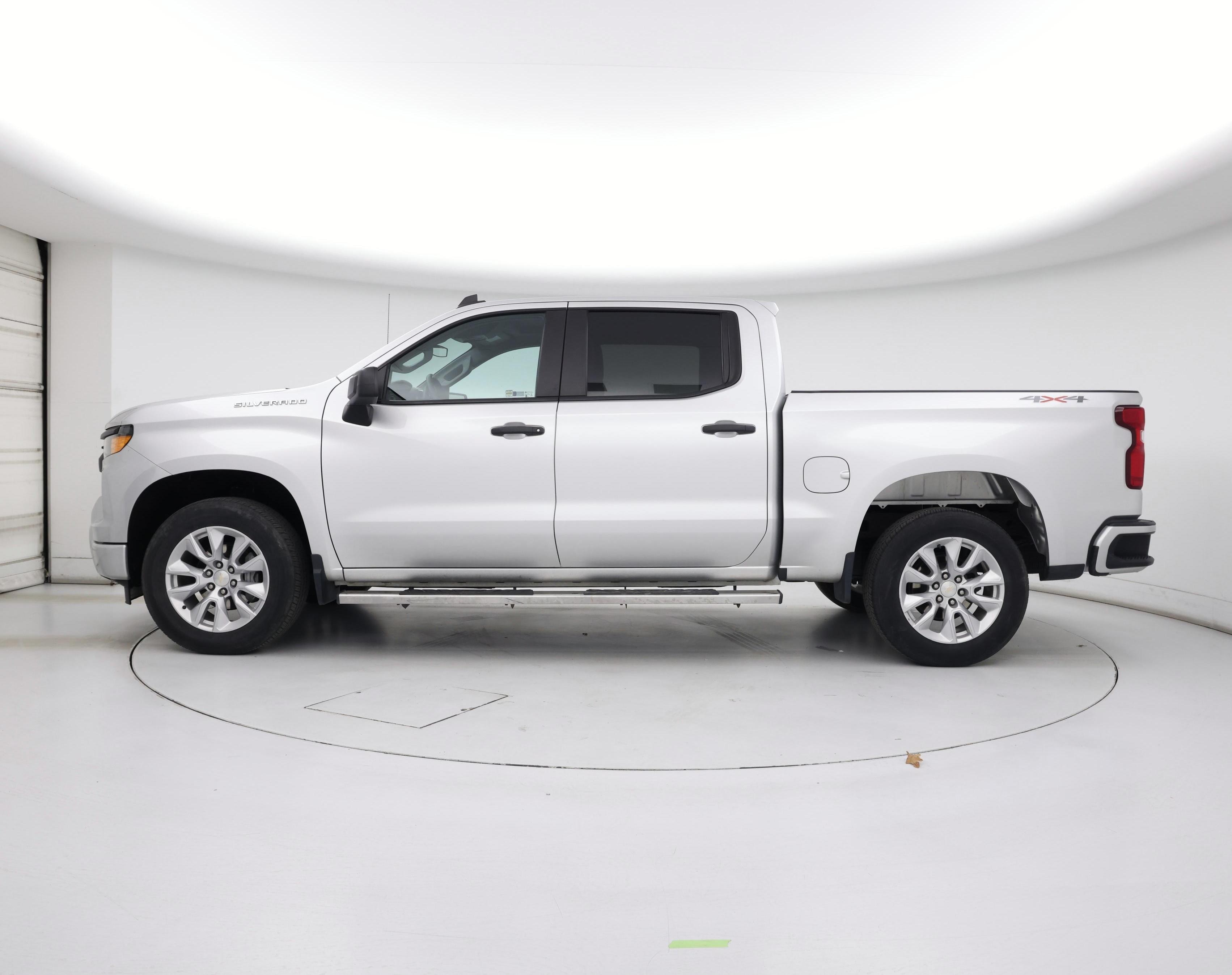 Thumbnail: 2022 Chevrolet Silverado 1500 - 3