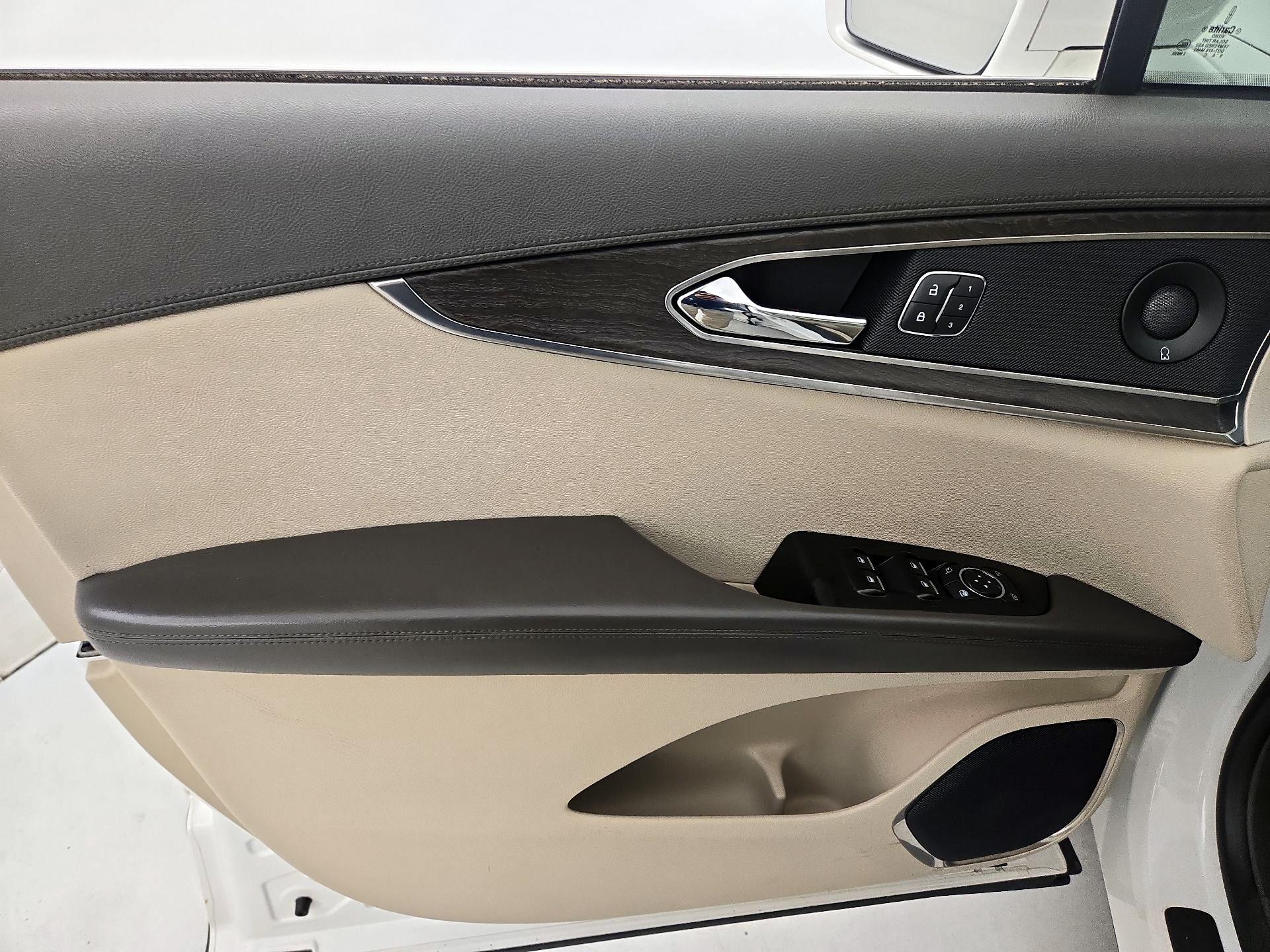 Thumbnail: 2020 Lincoln Nautilus - 12