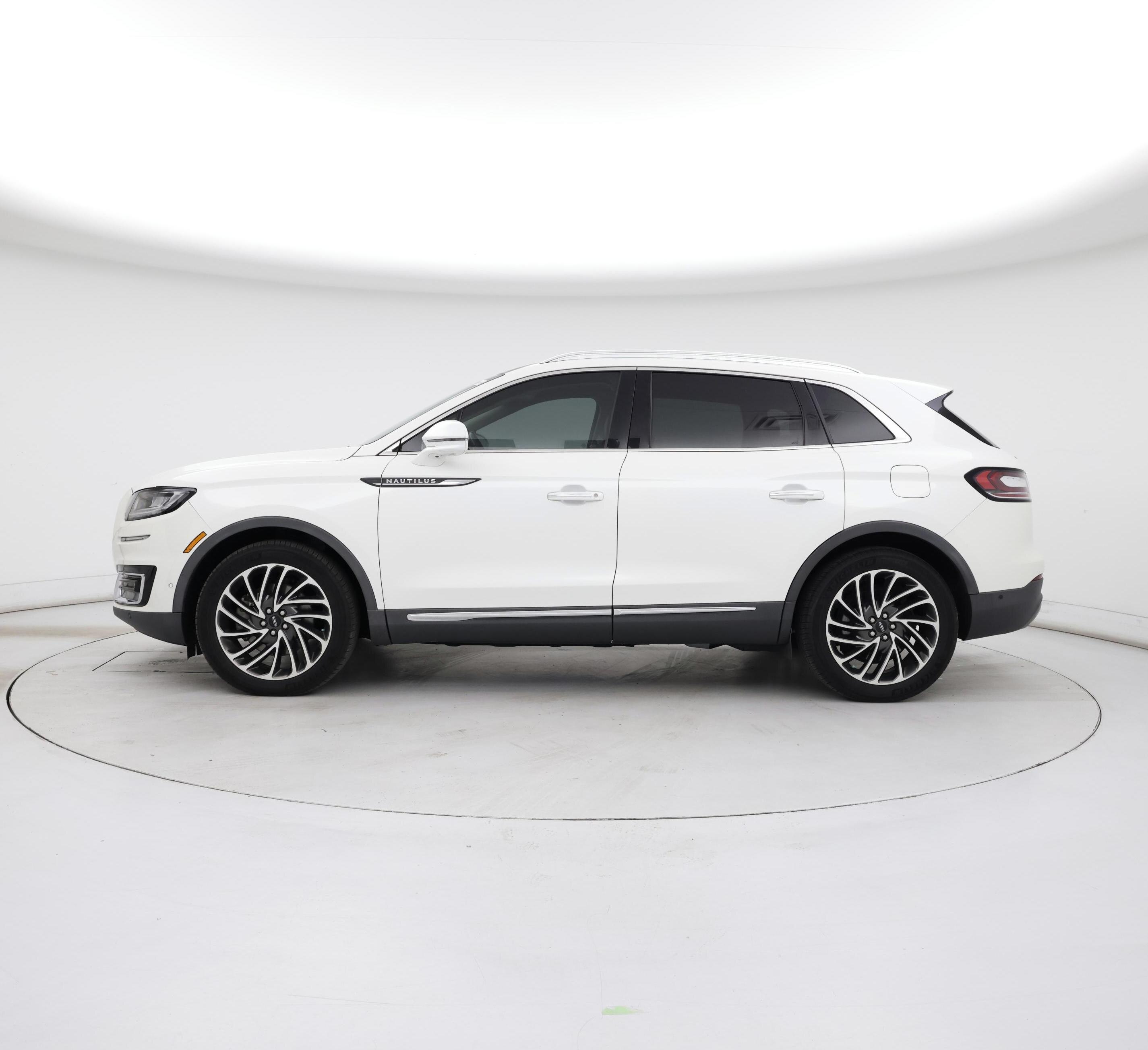 Thumbnail: 2020 Lincoln Nautilus - 3