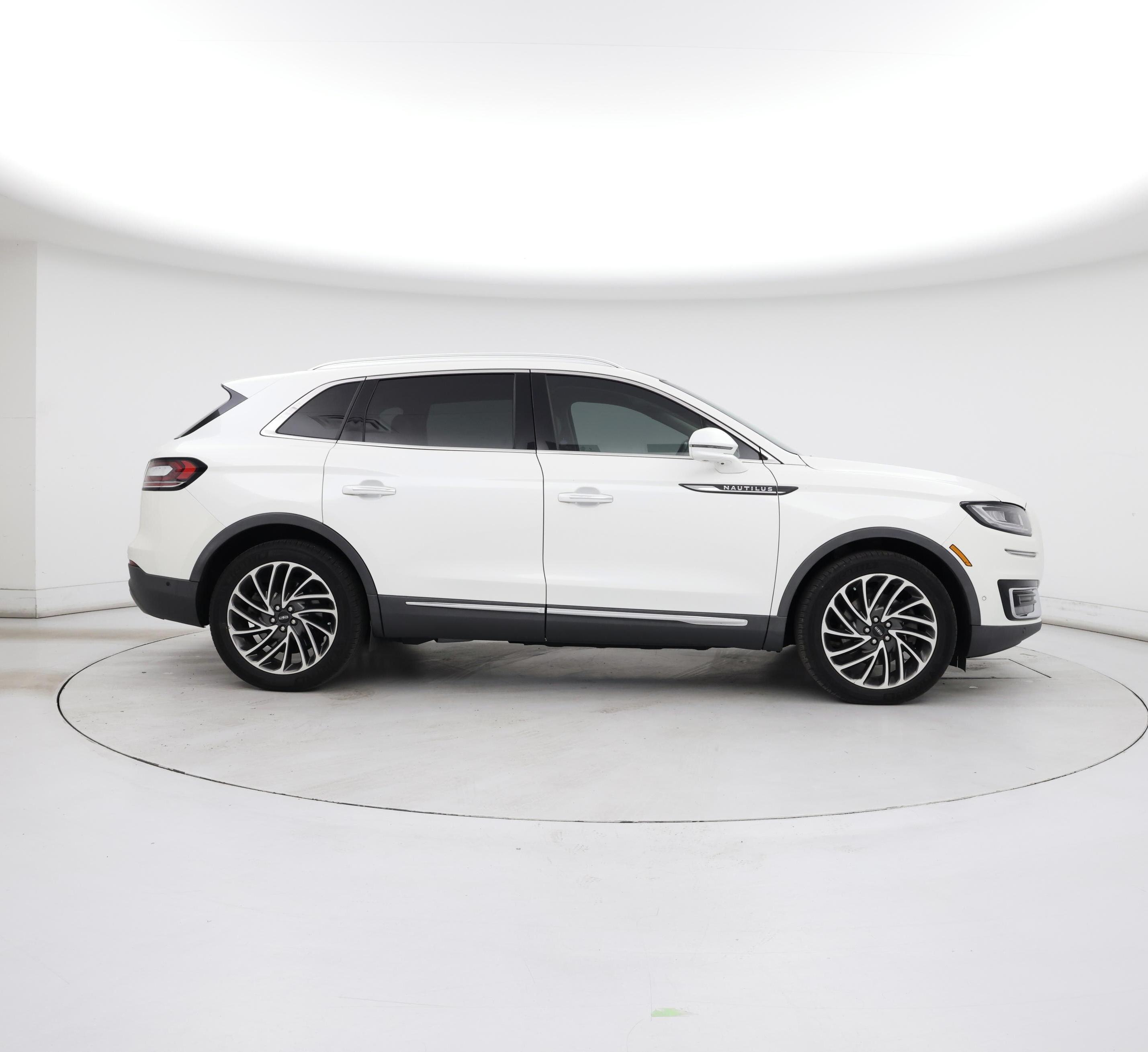 Thumbnail: 2020 Lincoln Nautilus - 7
