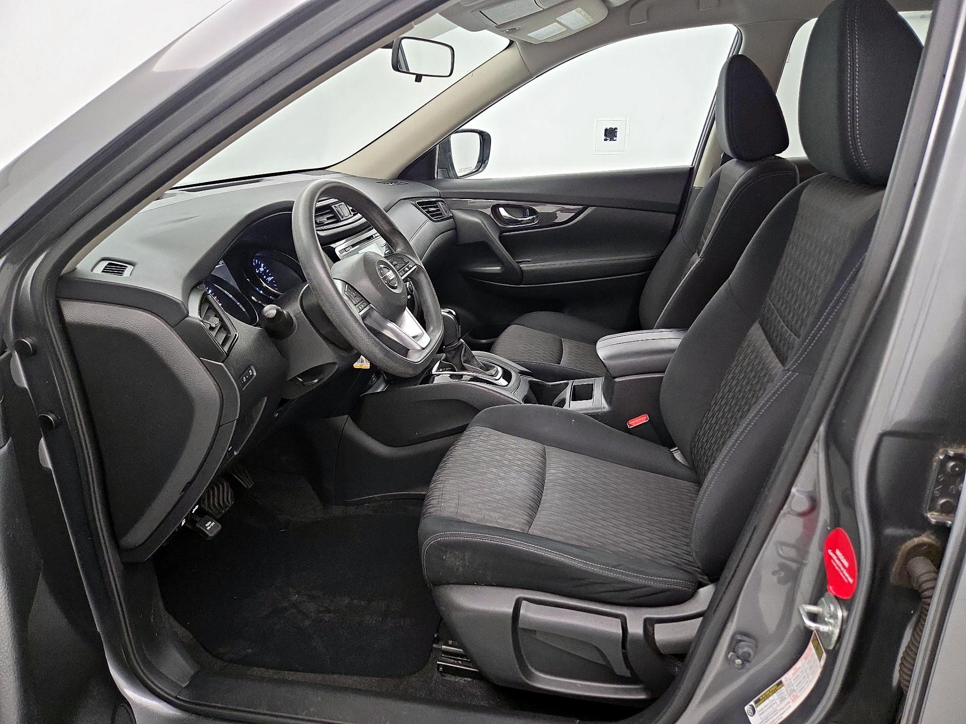 Thumbnail: 2017 Nissan Rogue - 11