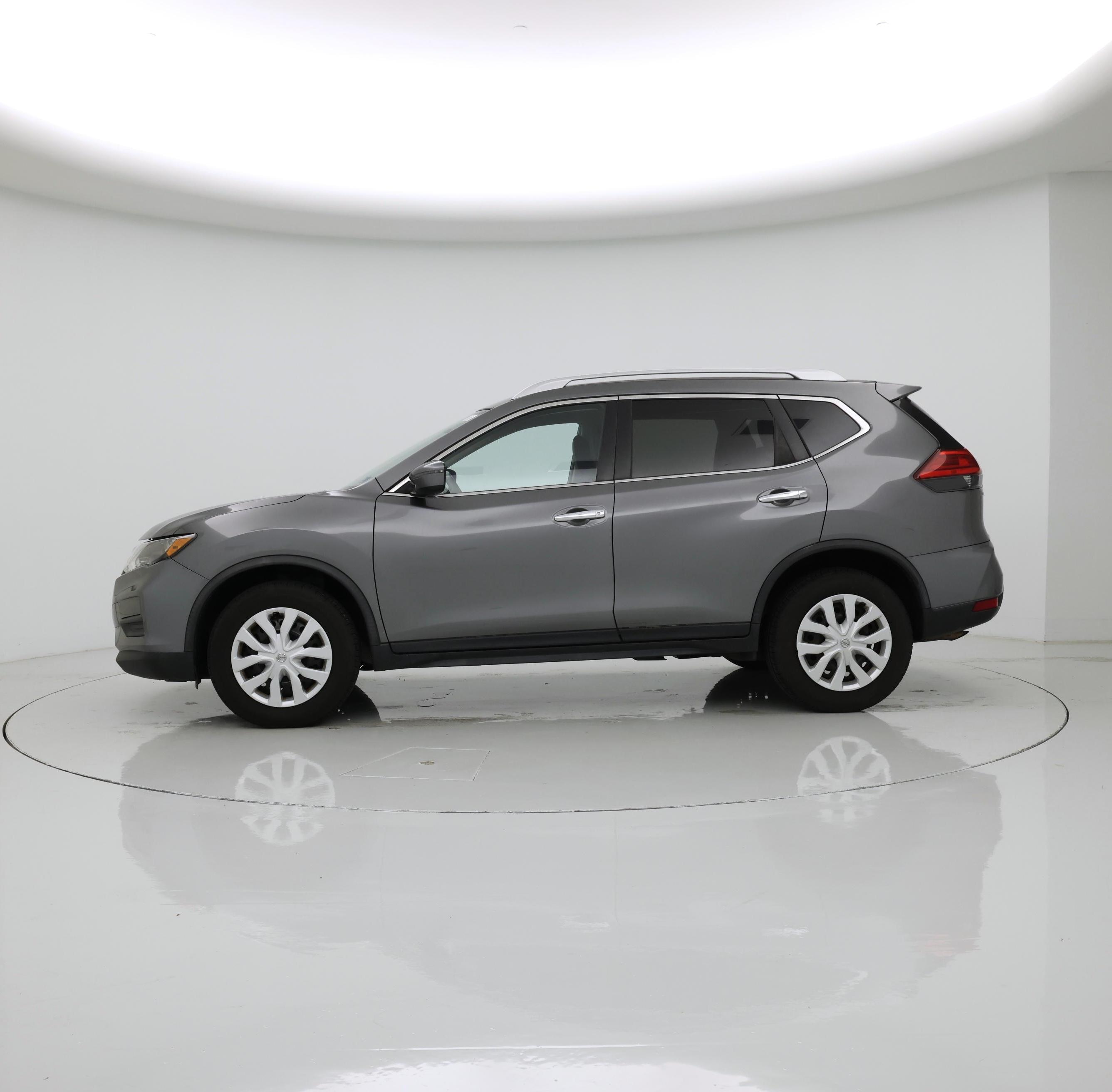 Thumbnail: 2017 Nissan Rogue - 3