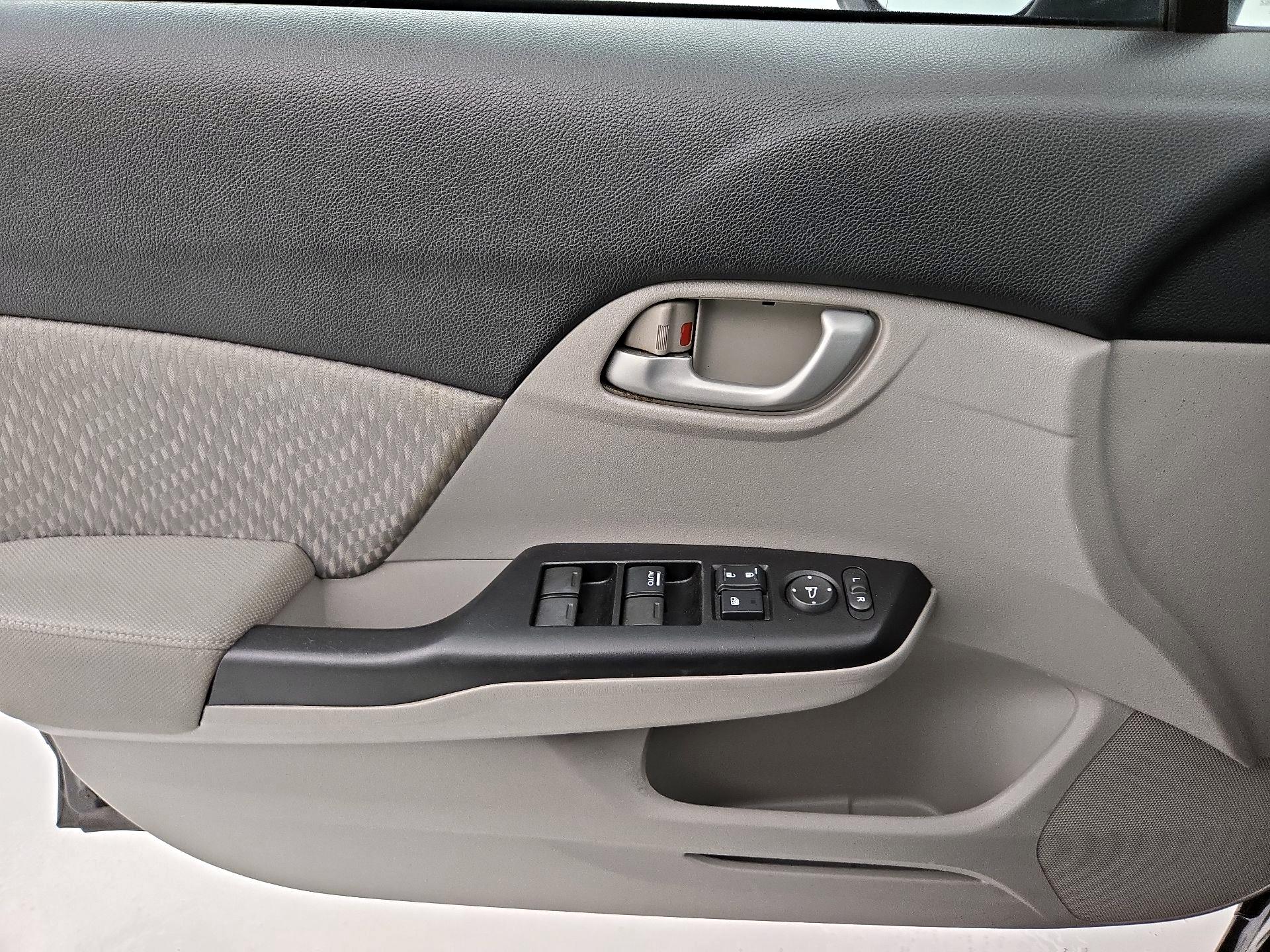 Thumbnail: 2015 Honda Civic - 12