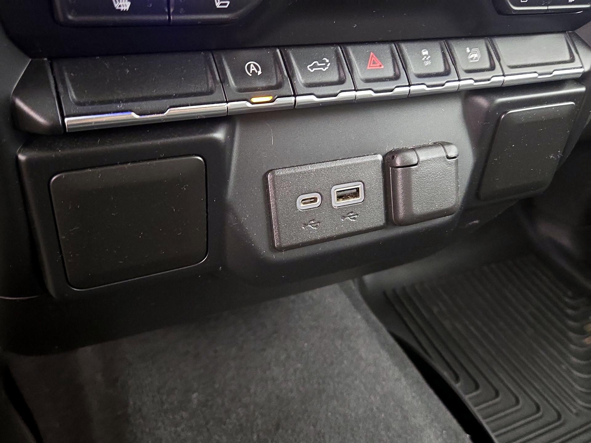 Thumbnail: 2020 Chevrolet Silverado 1500 - 18