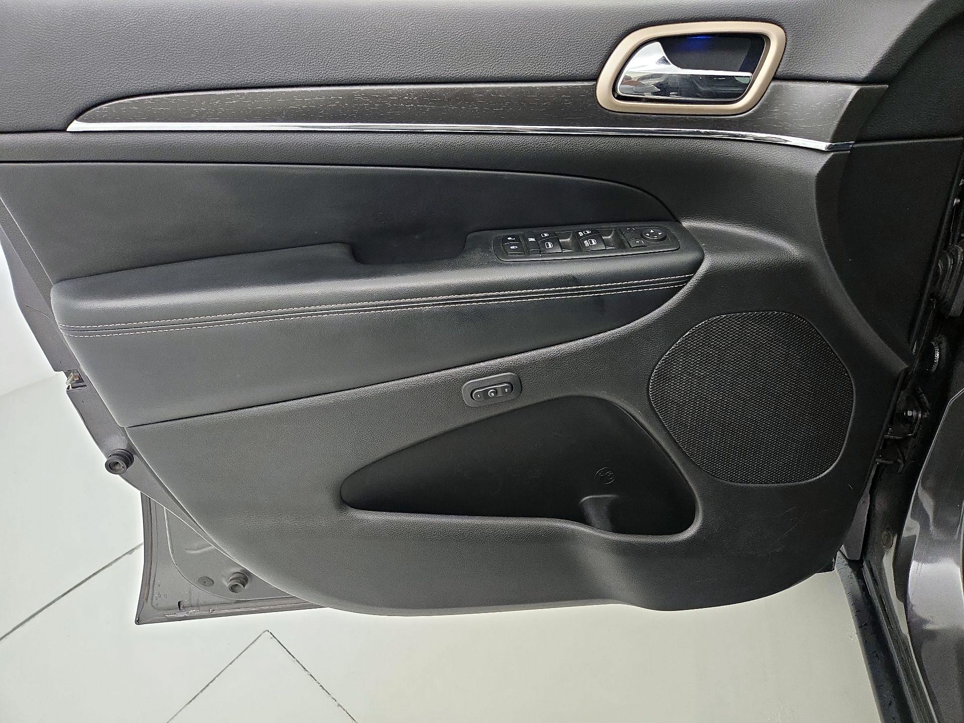 Thumbnail: 2017 Jeep Grand Cherokee - 12