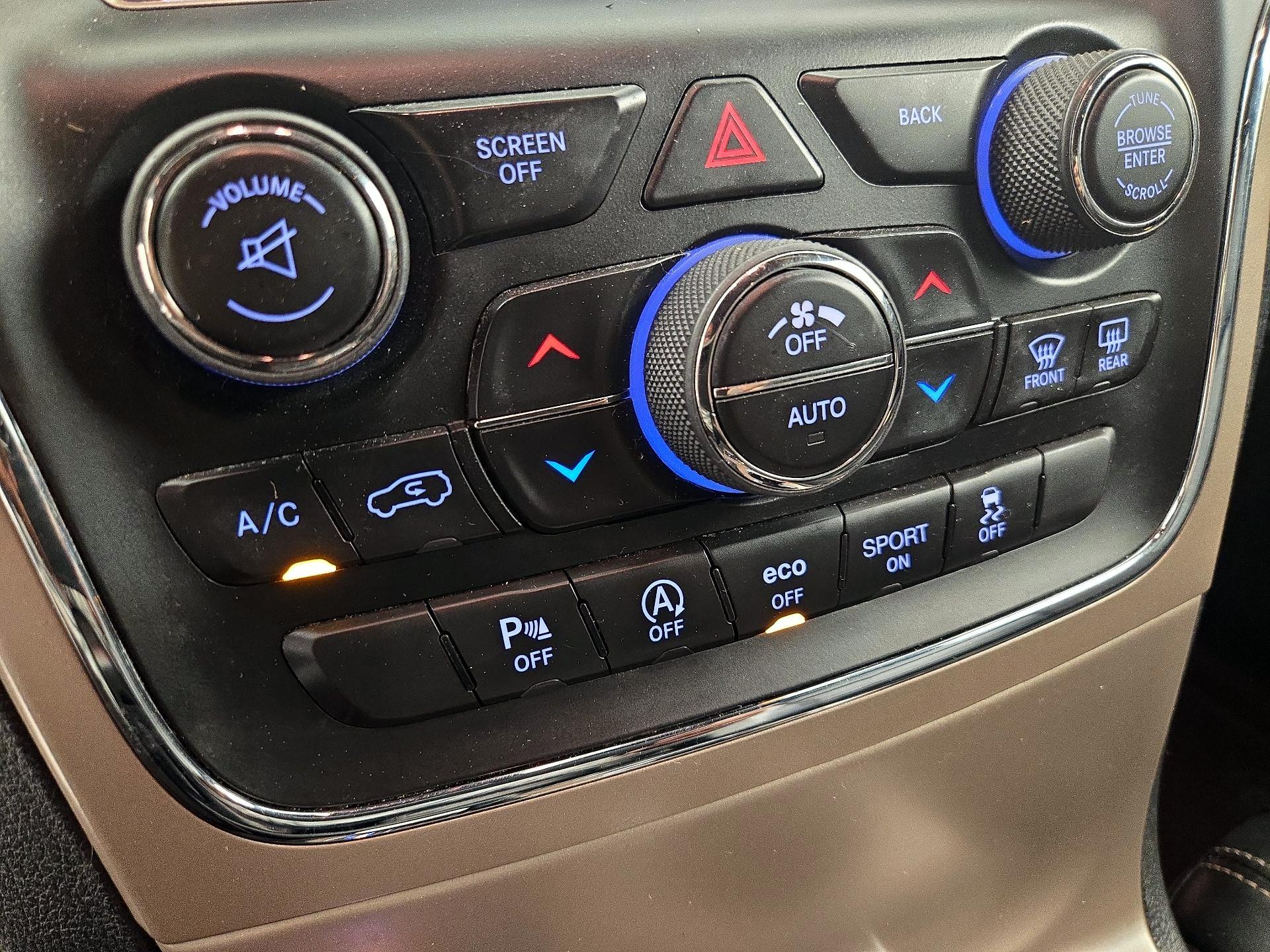 Thumbnail: 2017 Jeep Grand Cherokee - 17