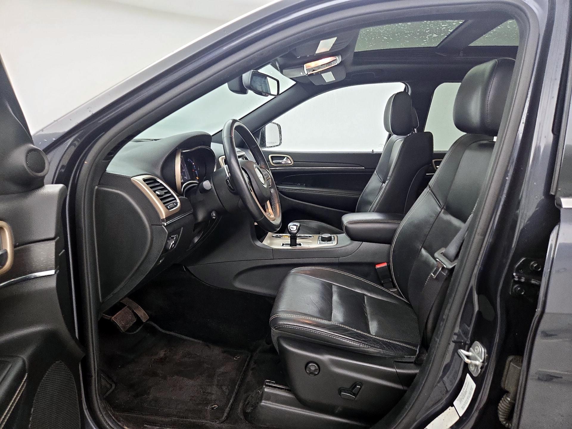 Thumbnail: 2015 Jeep Grand Cherokee - 11
