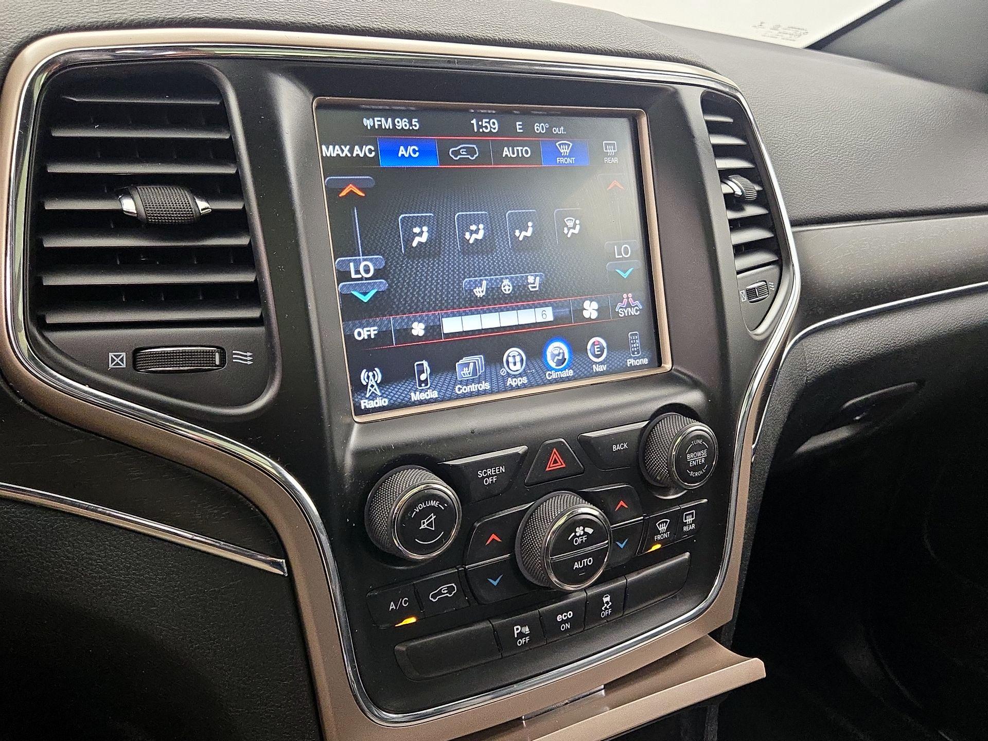 Thumbnail: 2015 Jeep Grand Cherokee - 17