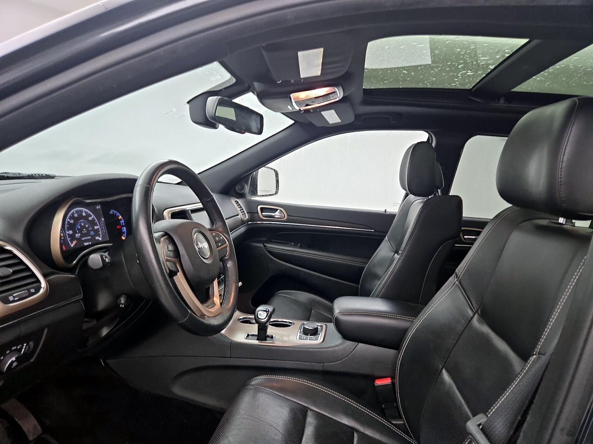 Thumbnail: 2015 Jeep Grand Cherokee - 20