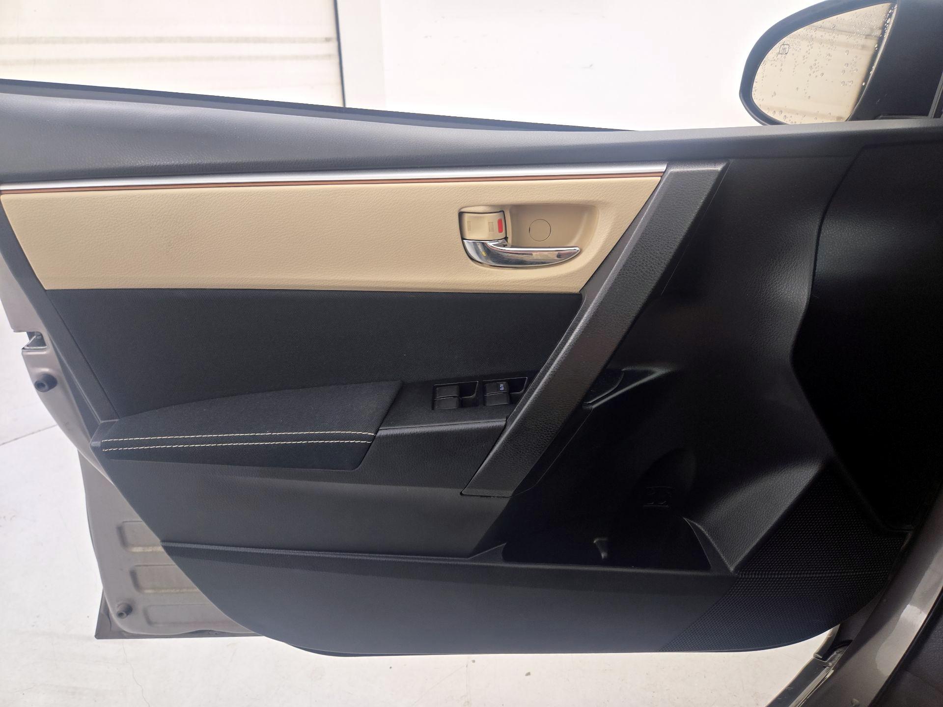 Thumbnail: 2014 Toyota Corolla - 12