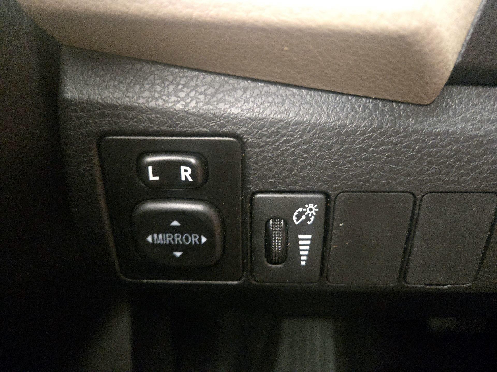 Thumbnail: 2014 Toyota Corolla - 13