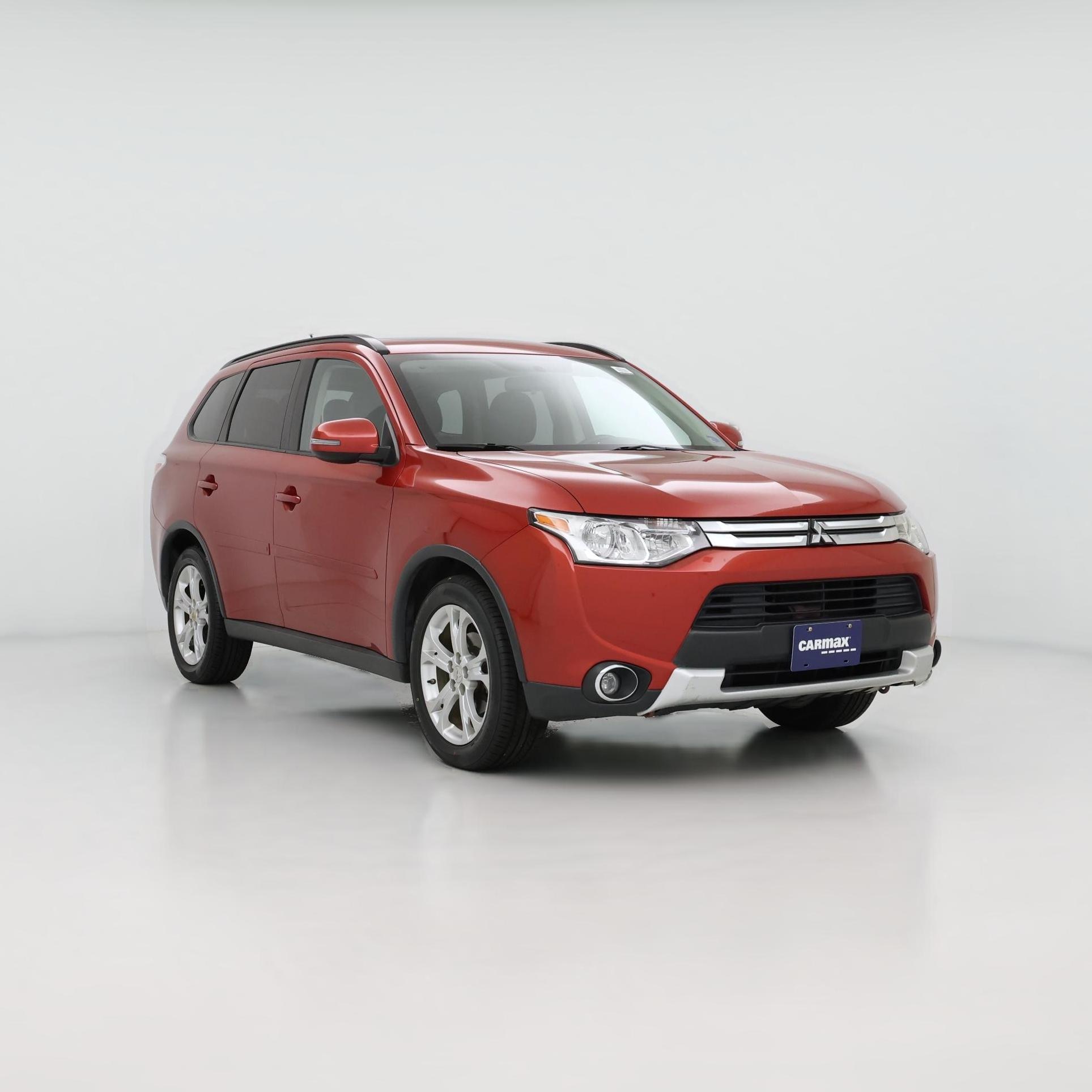 Thumbnail: 2015 Mitsubishi Outlander - 1
