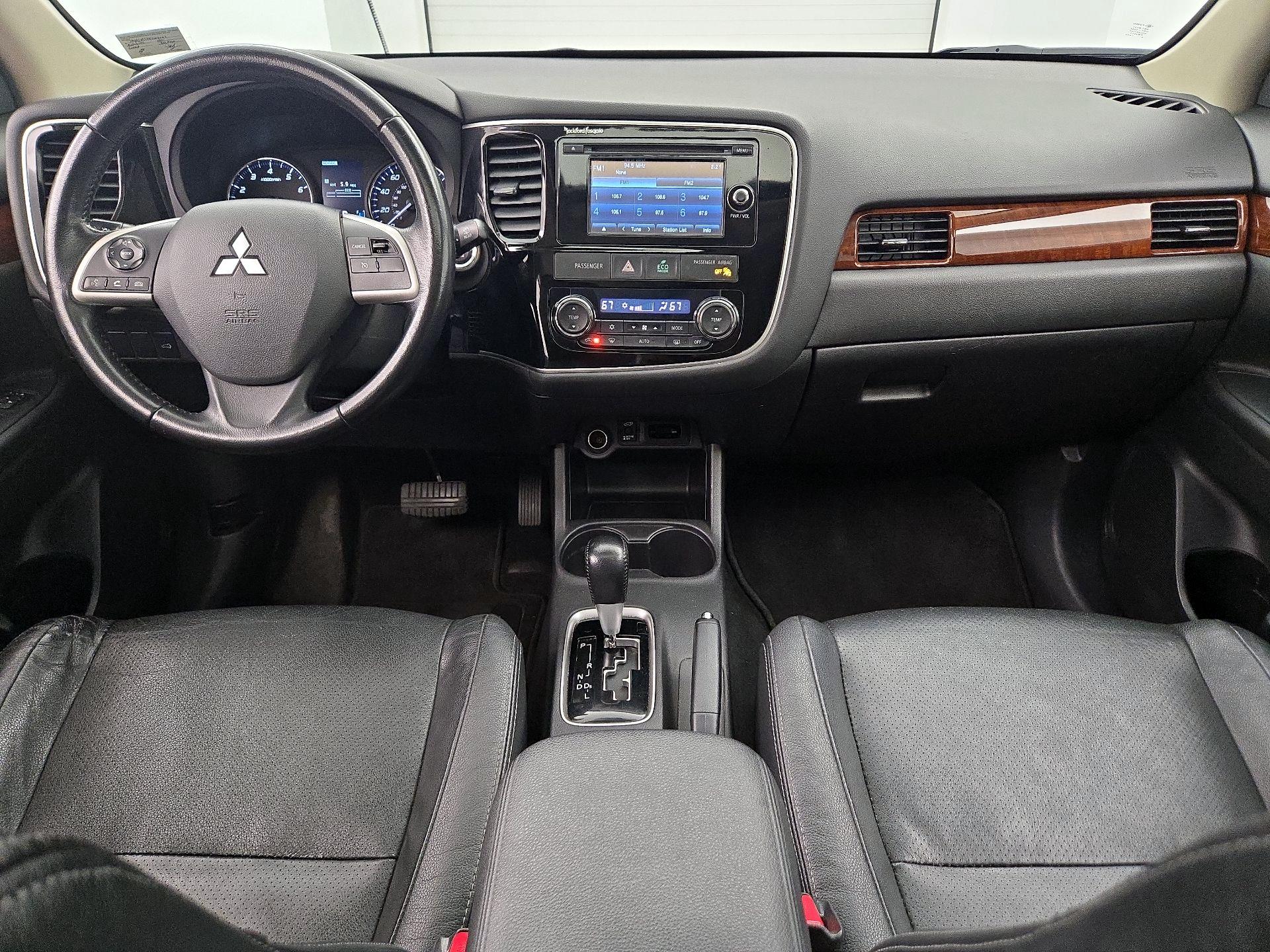 Thumbnail: 2015 Mitsubishi Outlander - 9