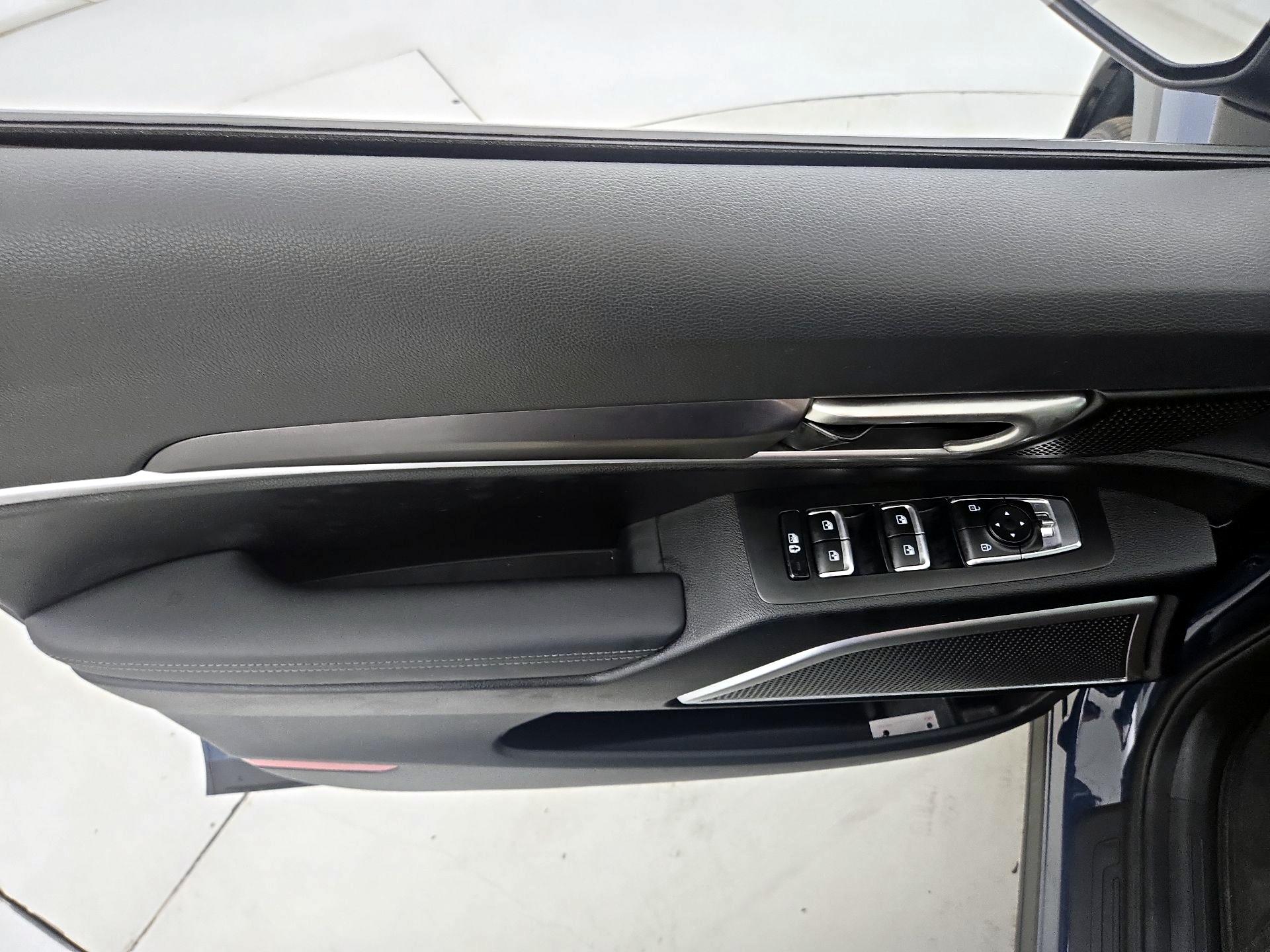 Thumbnail: 2023 Kia Telluride - 12