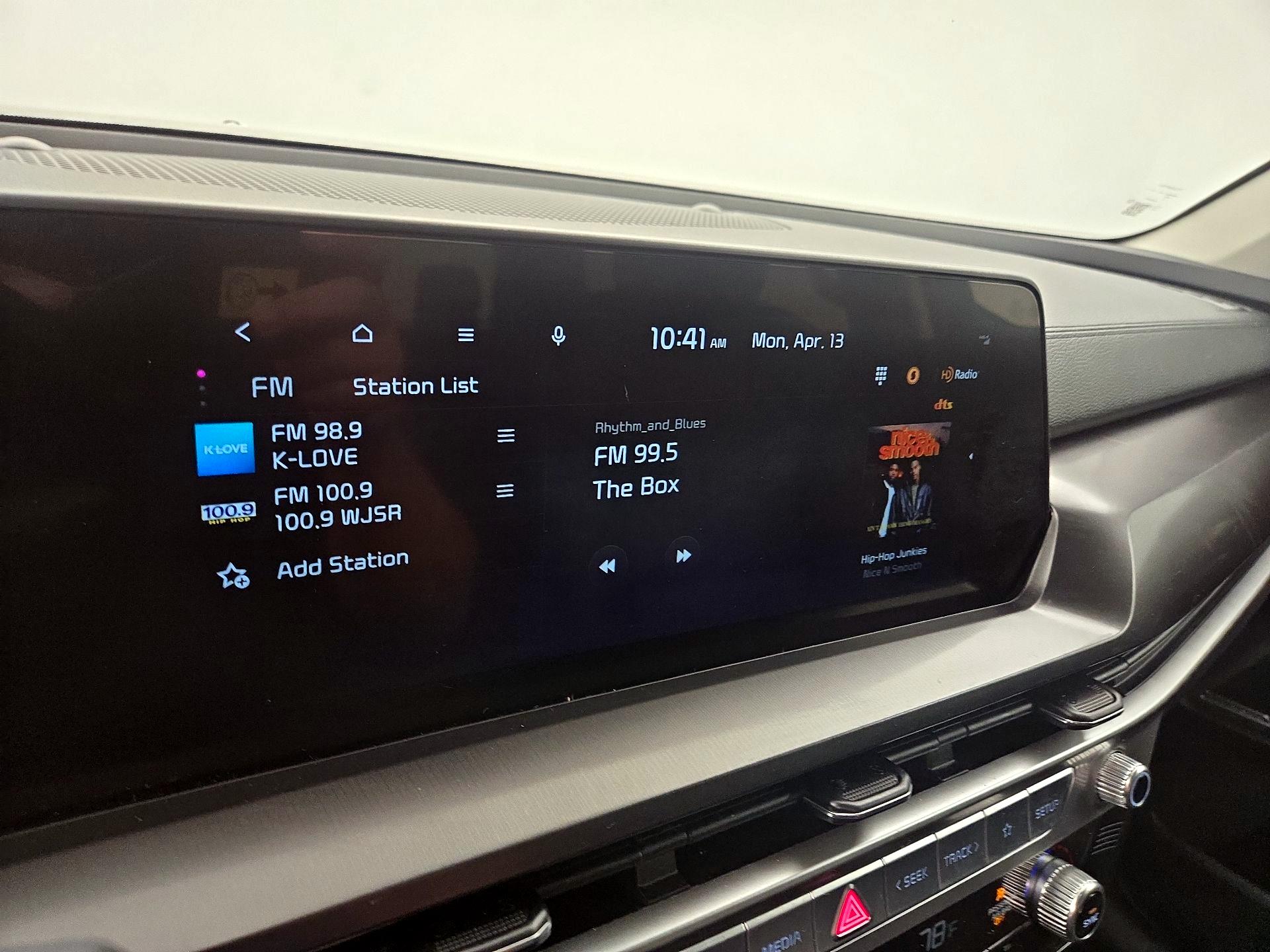 Thumbnail: 2023 Kia Telluride - 16