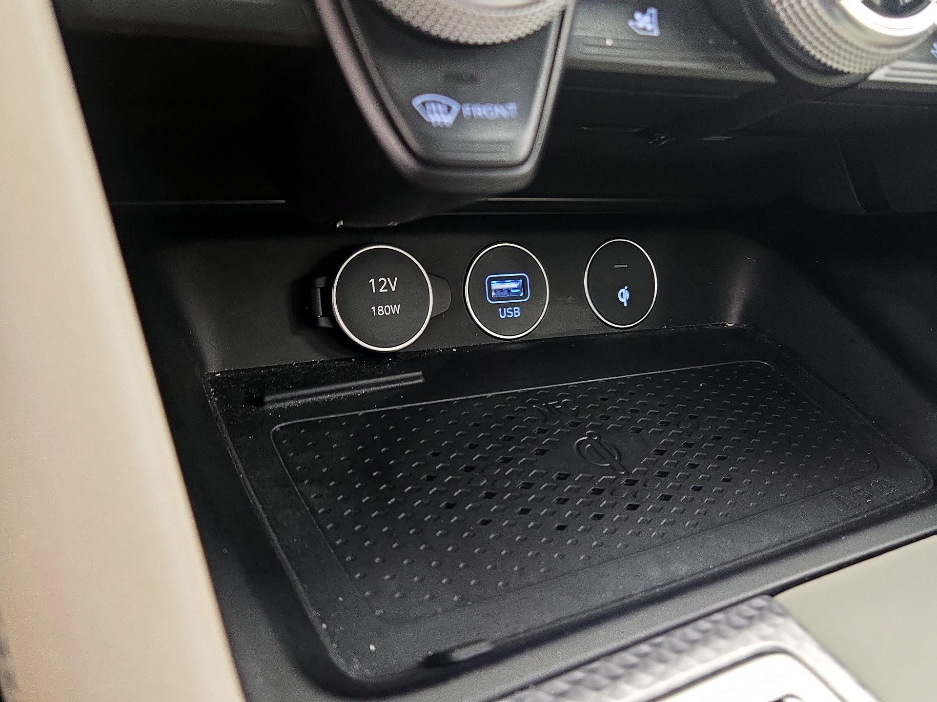 Thumbnail: 2022 Genesis G70 - 19