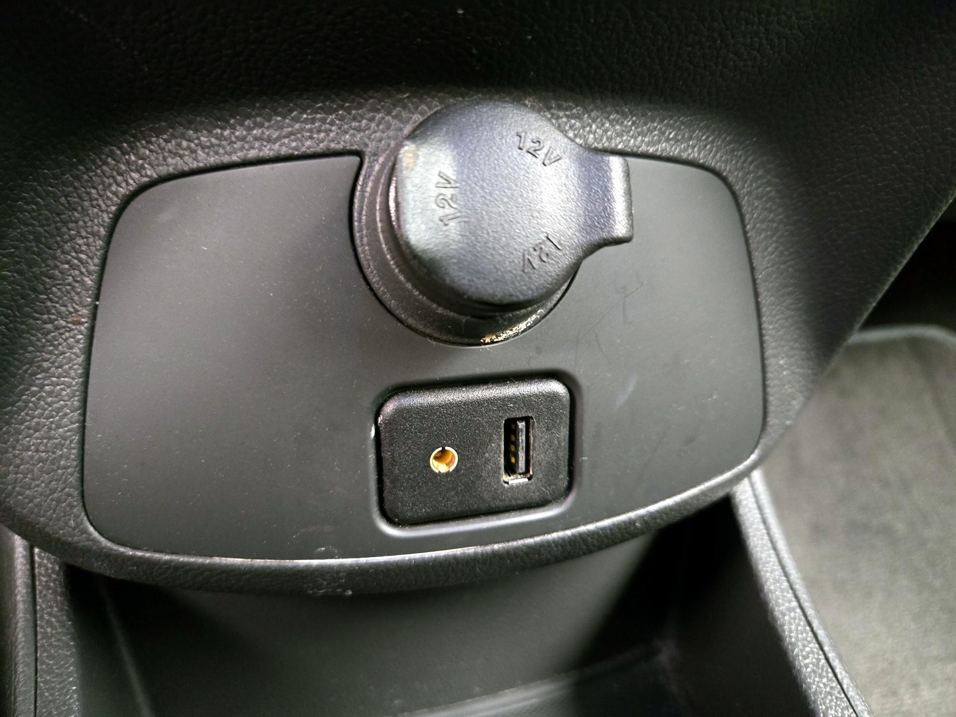 Thumbnail: 2014 Chevrolet Spark - 17