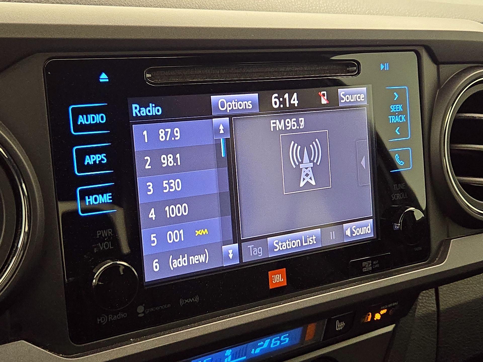 Thumbnail: 2019 Toyota Tacoma - 16