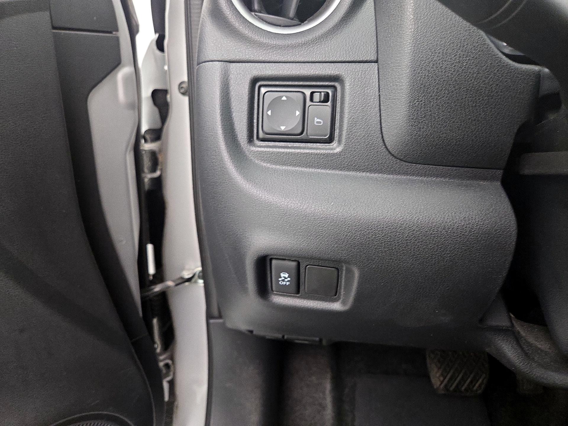 Thumbnail: 2016 Nissan Versa - 13