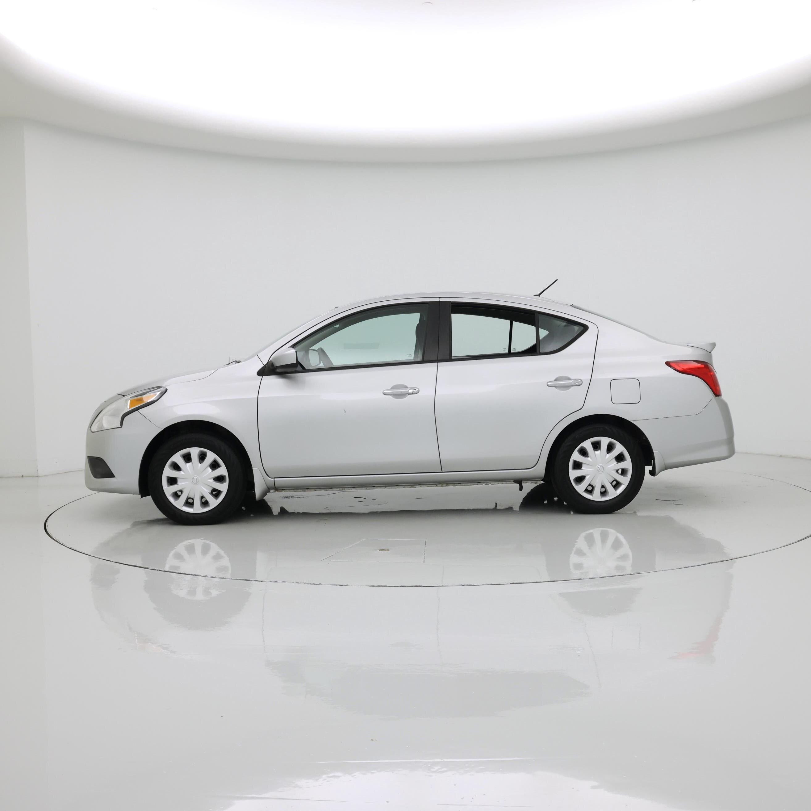 Thumbnail: 2016 Nissan Versa - 3