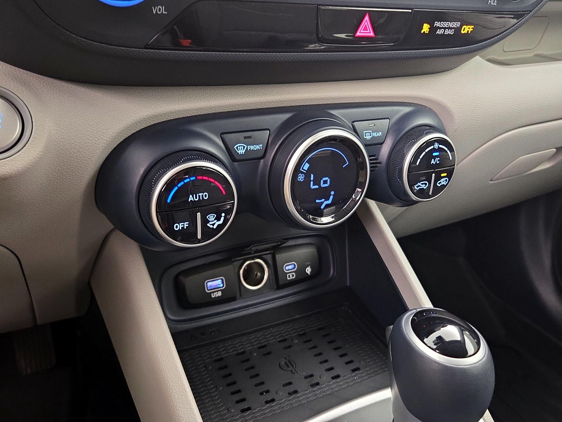 Thumbnail: 2024 Hyundai Venue - 17