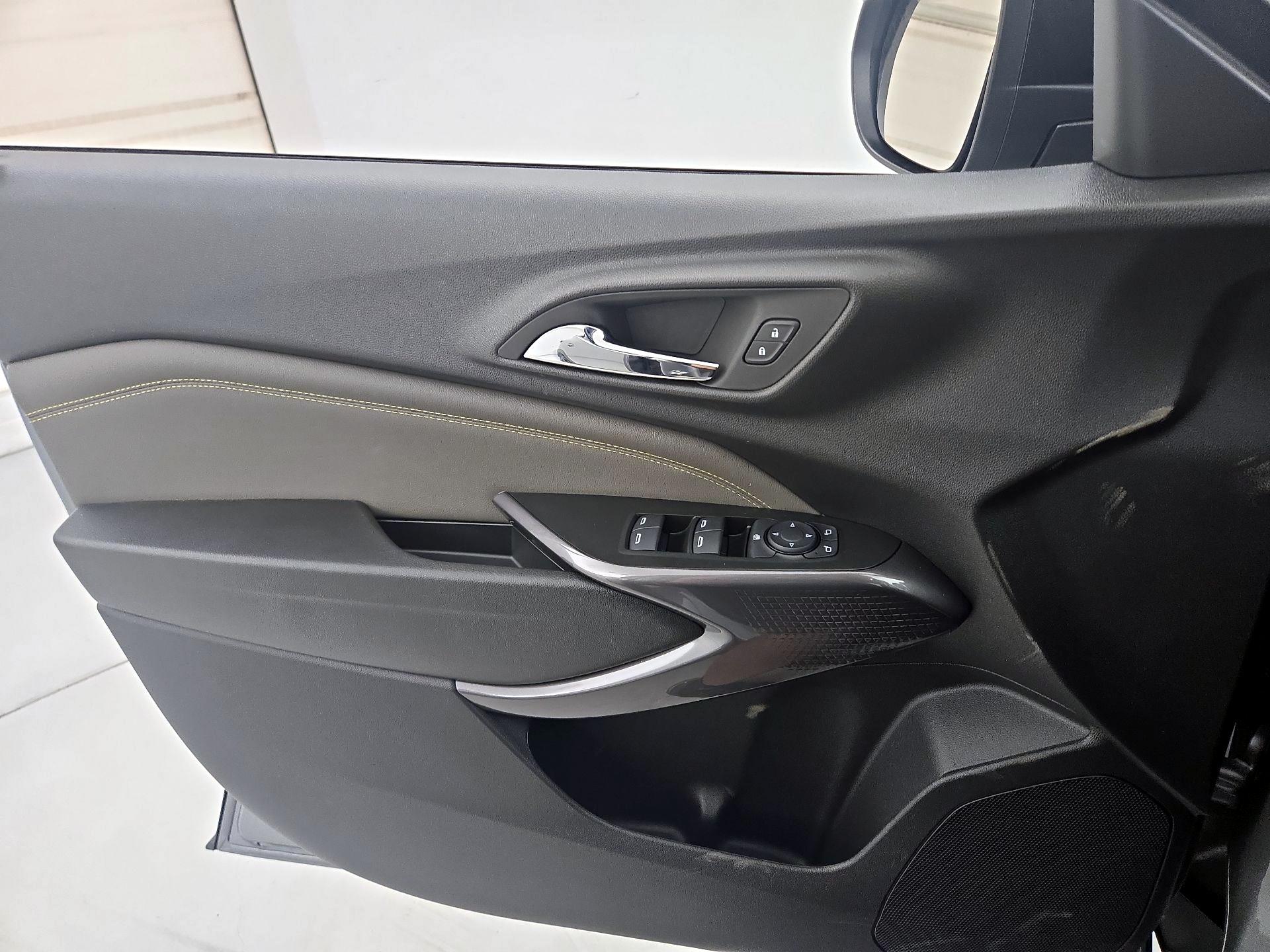 Thumbnail: 2025 Chevrolet Trax - 12