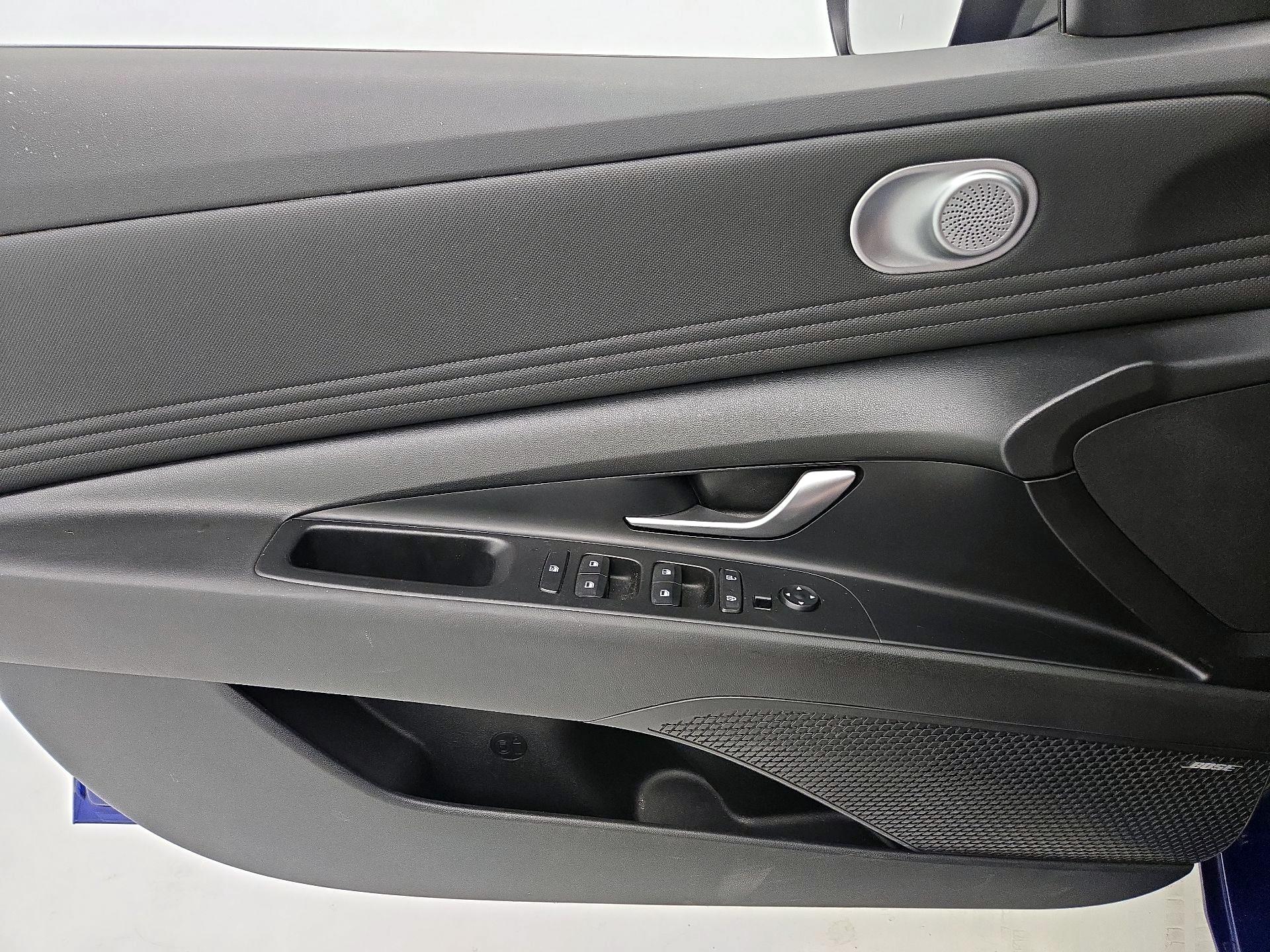 Thumbnail: 2021 Hyundai Elantra - 12