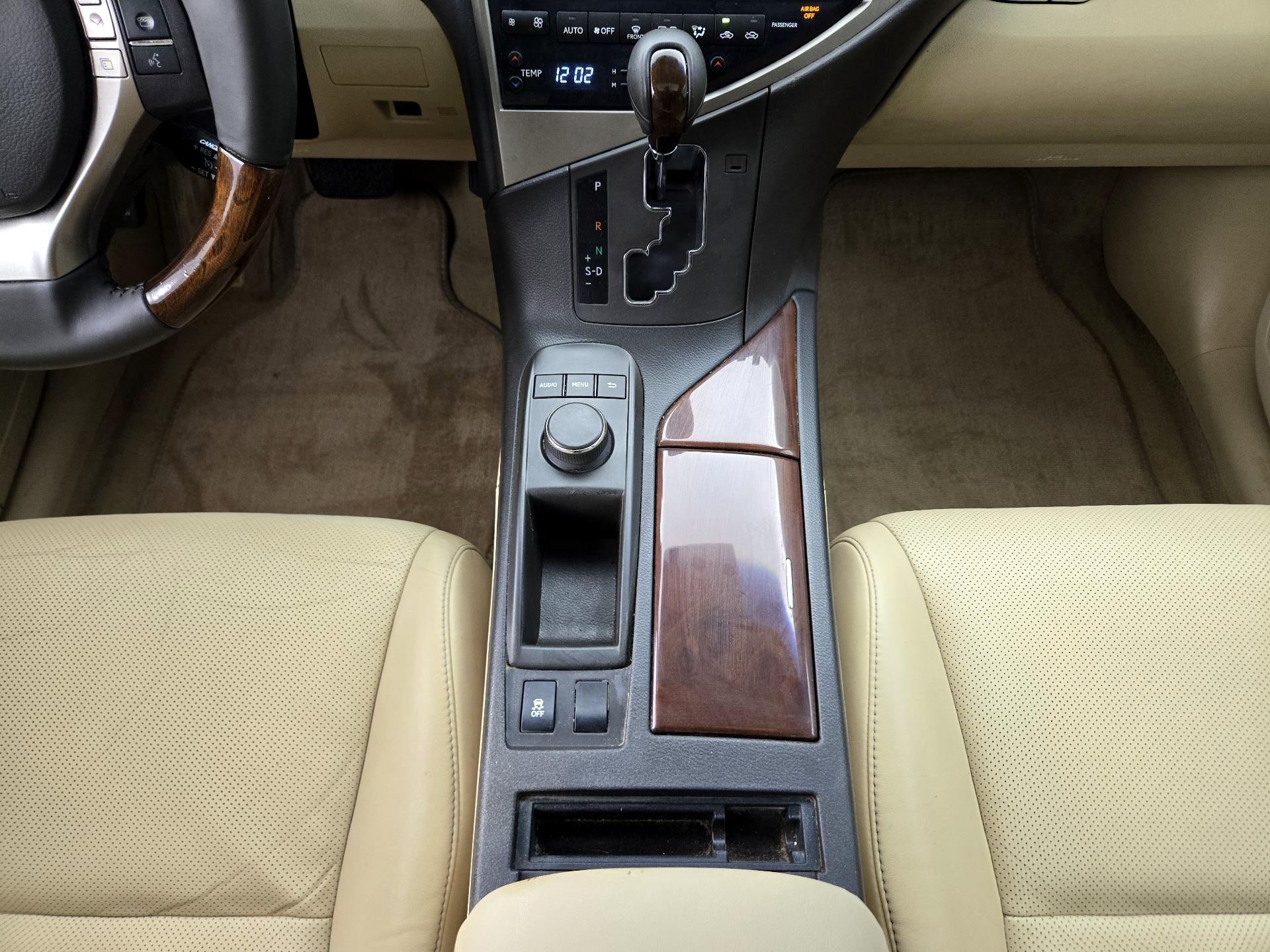 Thumbnail: 2015 Lexus RX - 17