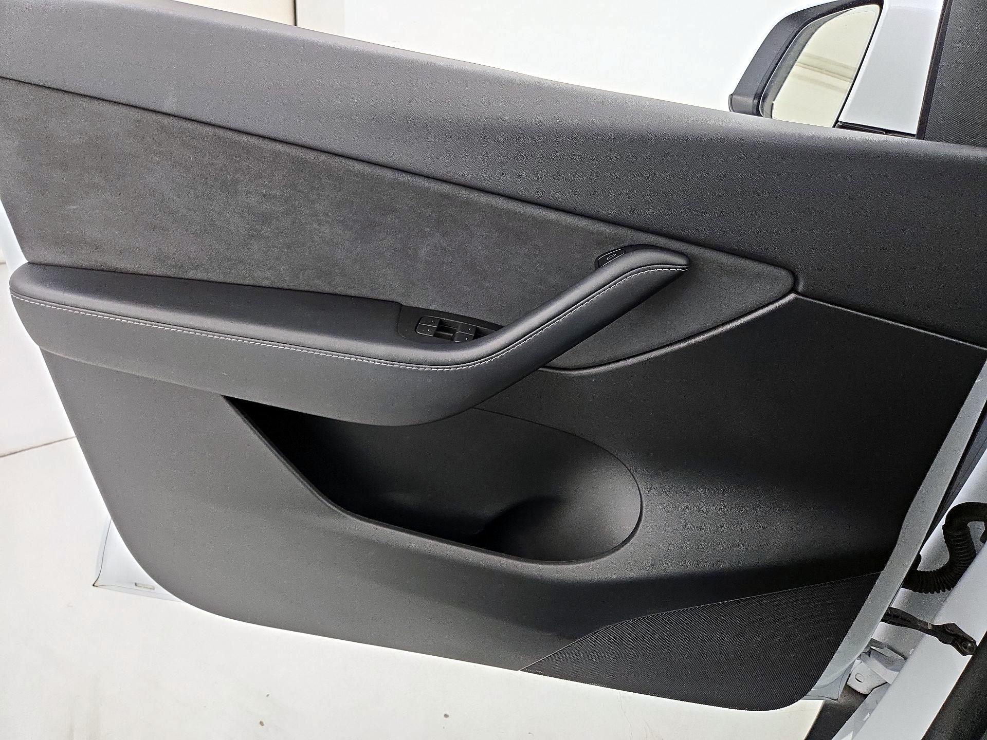 Thumbnail: 2022 Tesla Model Y - 12