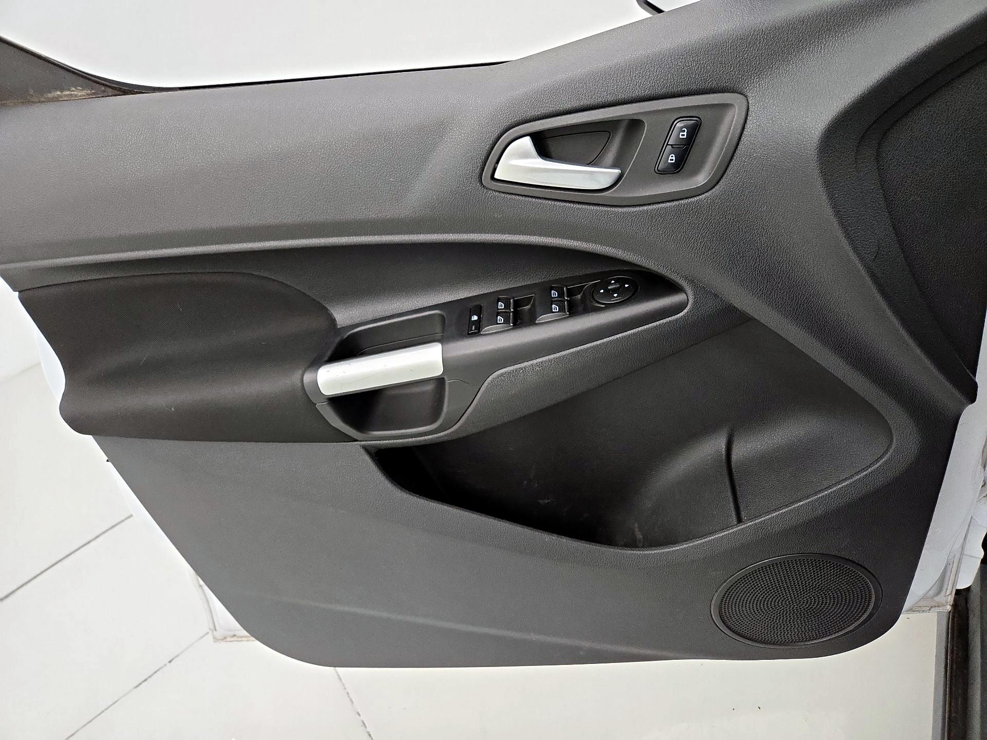 Thumbnail: 2016 Ford Transit Series - 12