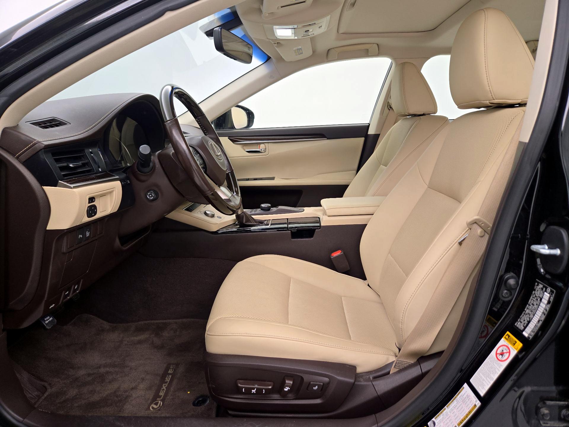 Thumbnail: 2016 Lexus ES - 11