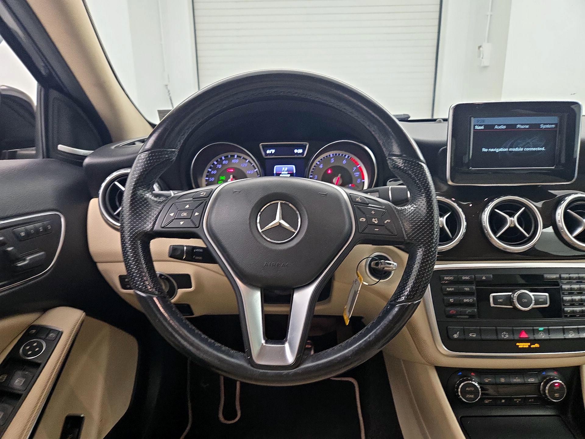 Thumbnail: 2015 Mercedes-Benz GLA - 10