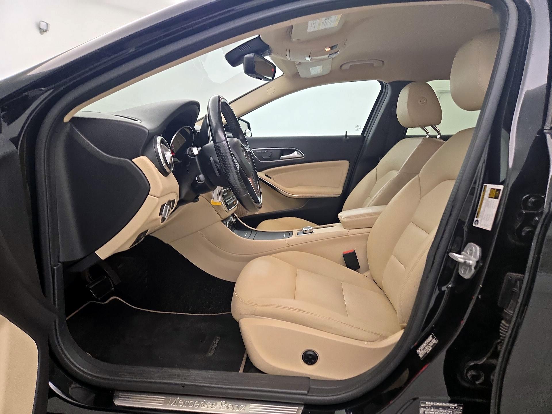Thumbnail: 2015 Mercedes-Benz GLA - 11