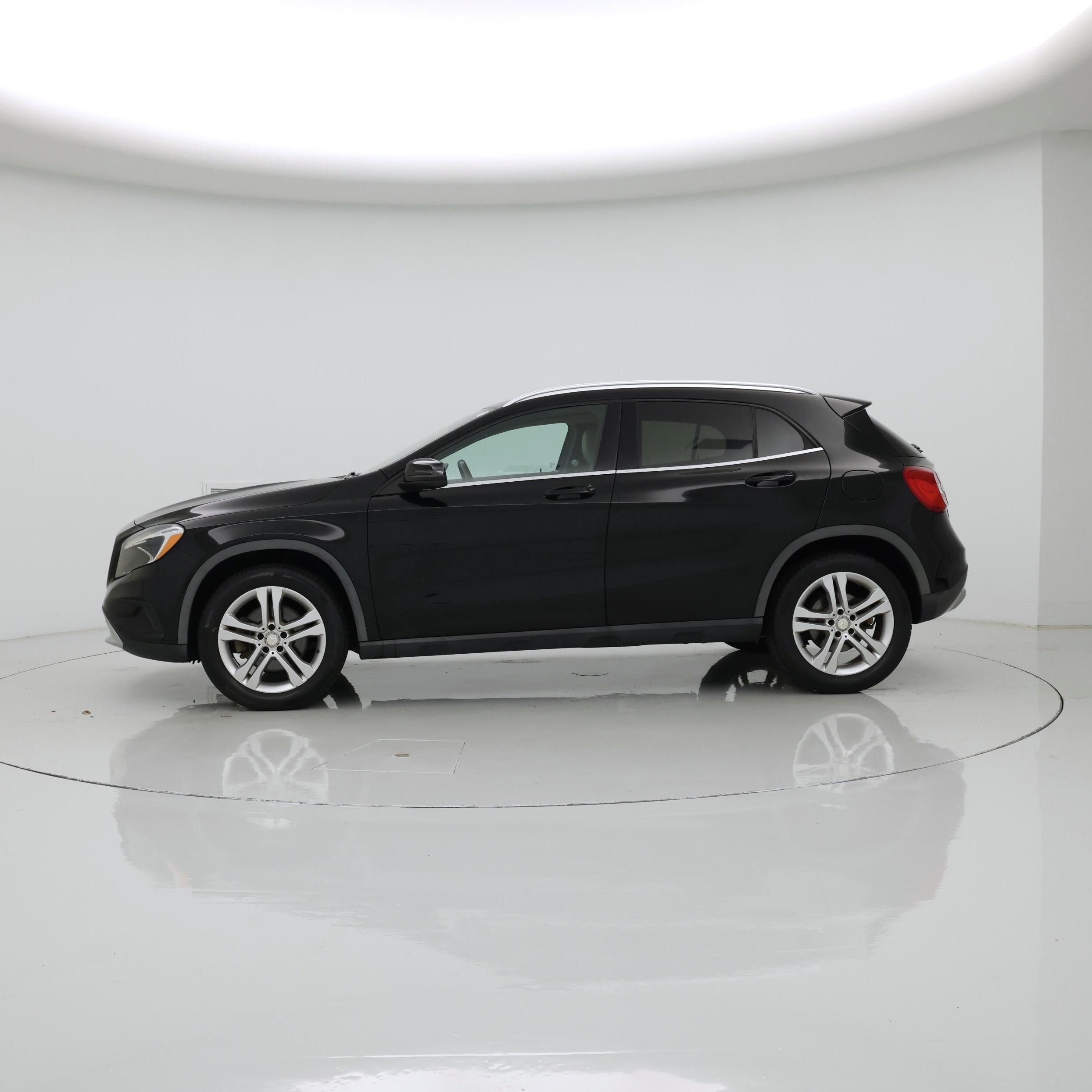 Thumbnail: 2015 Mercedes-Benz GLA - 3