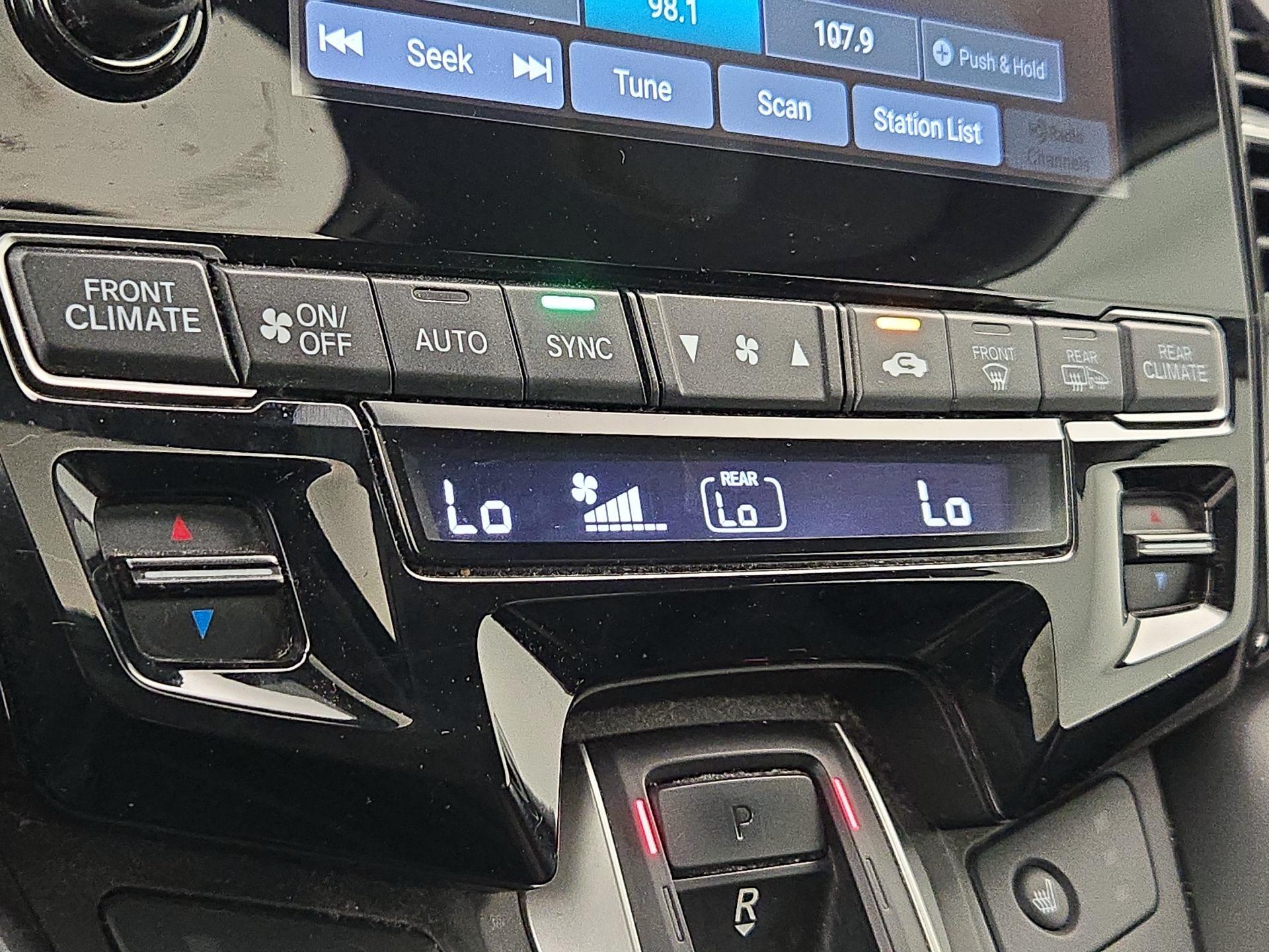Thumbnail: 2019 Honda Odyssey - 16
