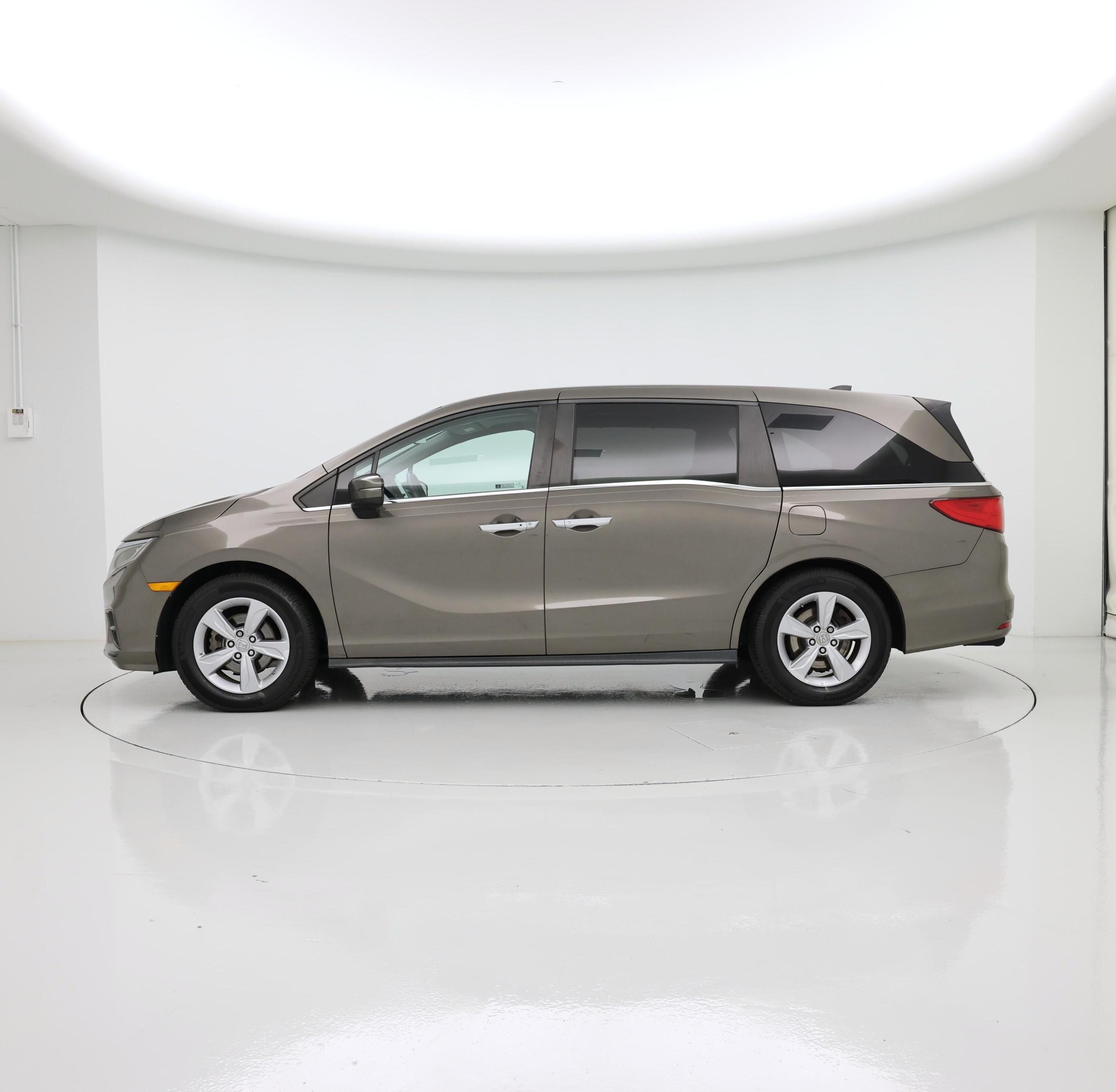 Thumbnail: 2019 Honda Odyssey - 3