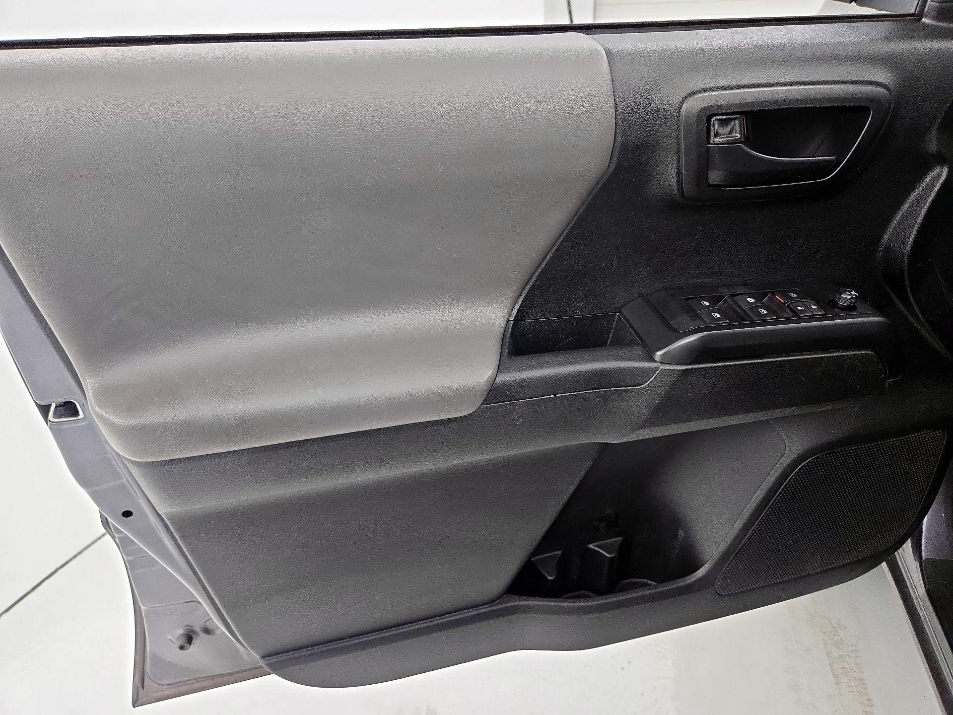 Thumbnail: 2022 Toyota Tacoma - 12