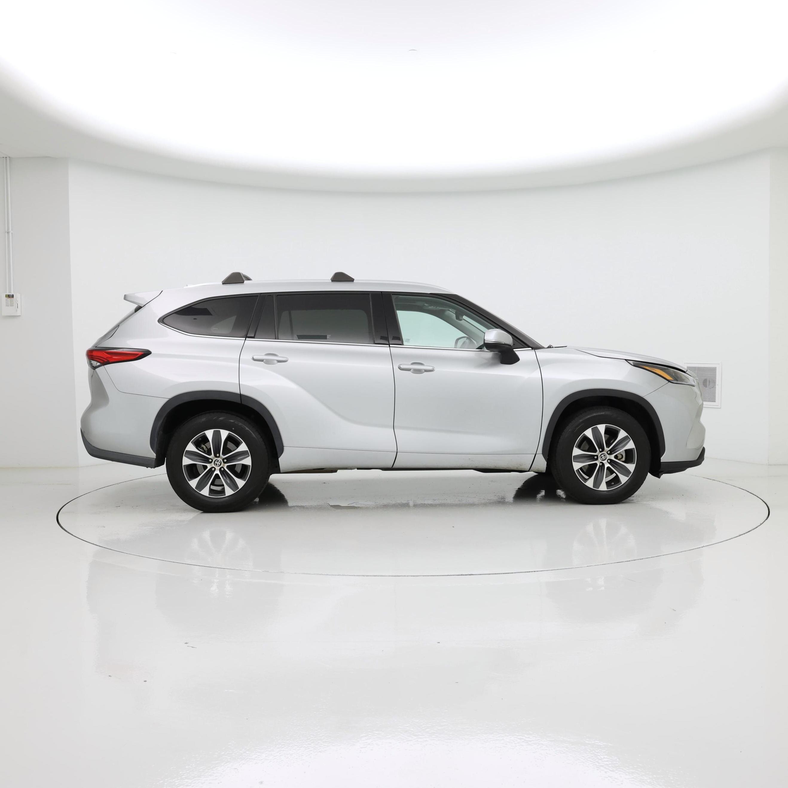 Thumbnail: 2021 Toyota Highlander - 7