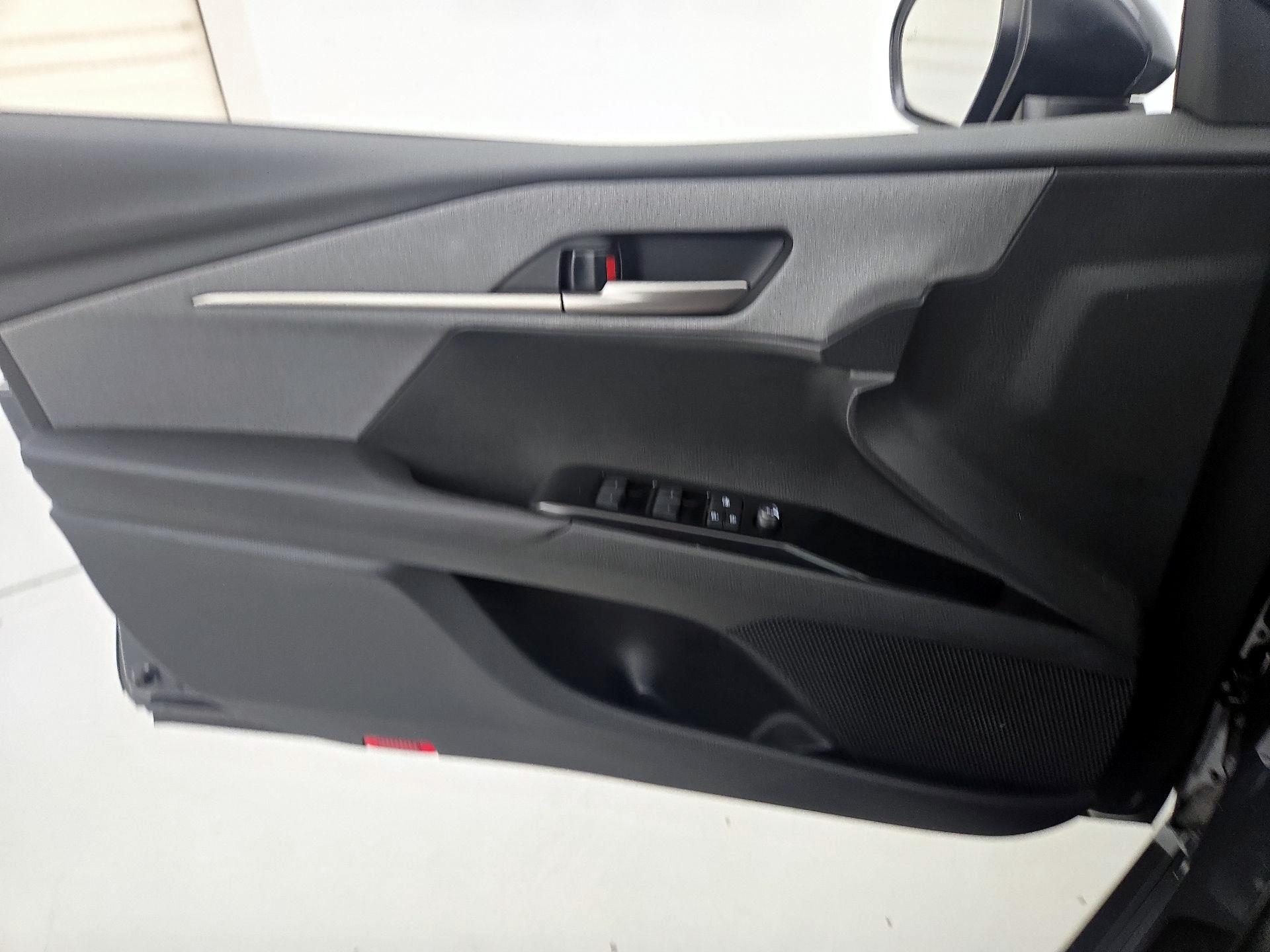 Thumbnail: 2025 Toyota Camry - 12