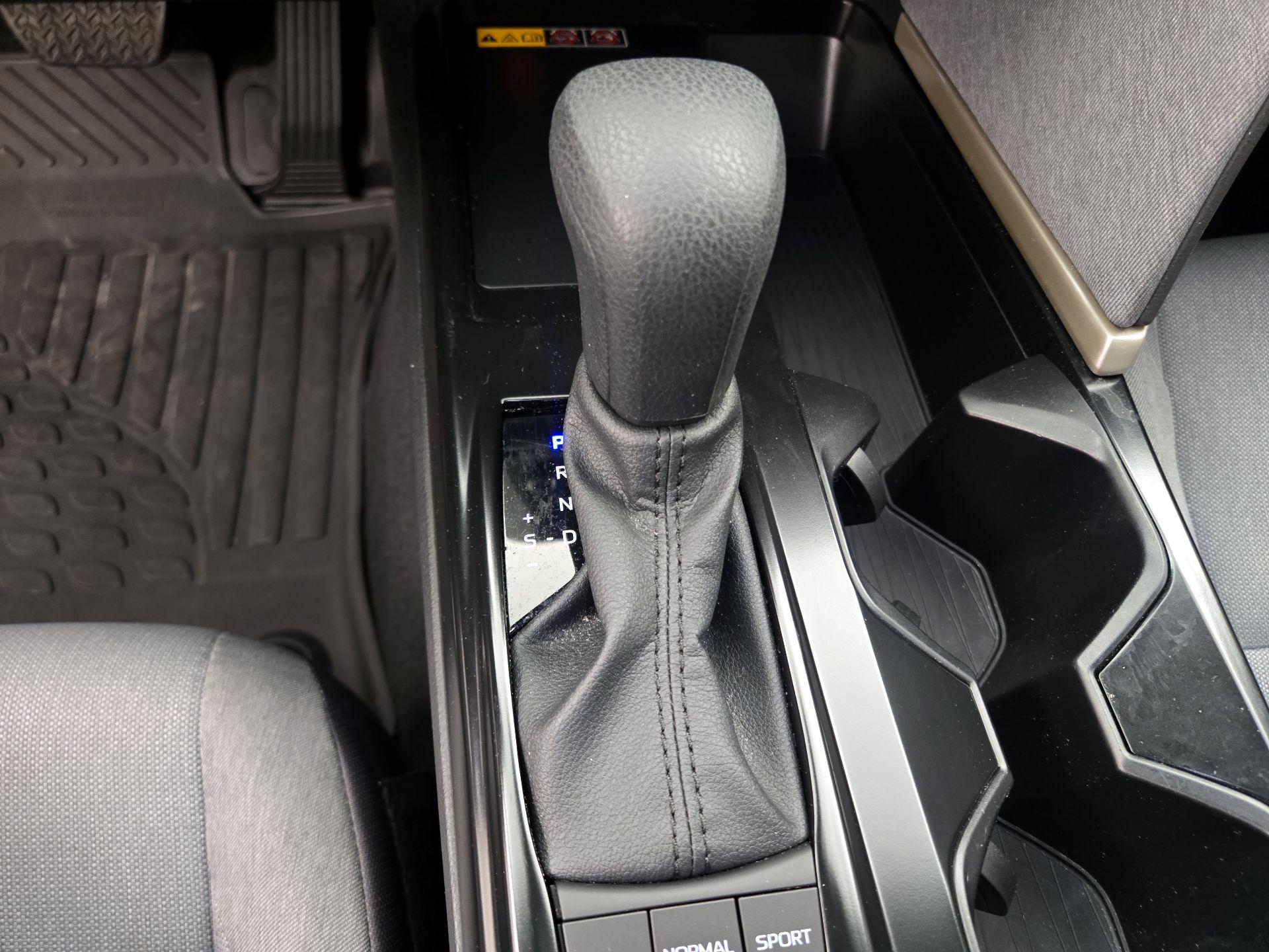 Thumbnail: 2025 Toyota Camry - 17