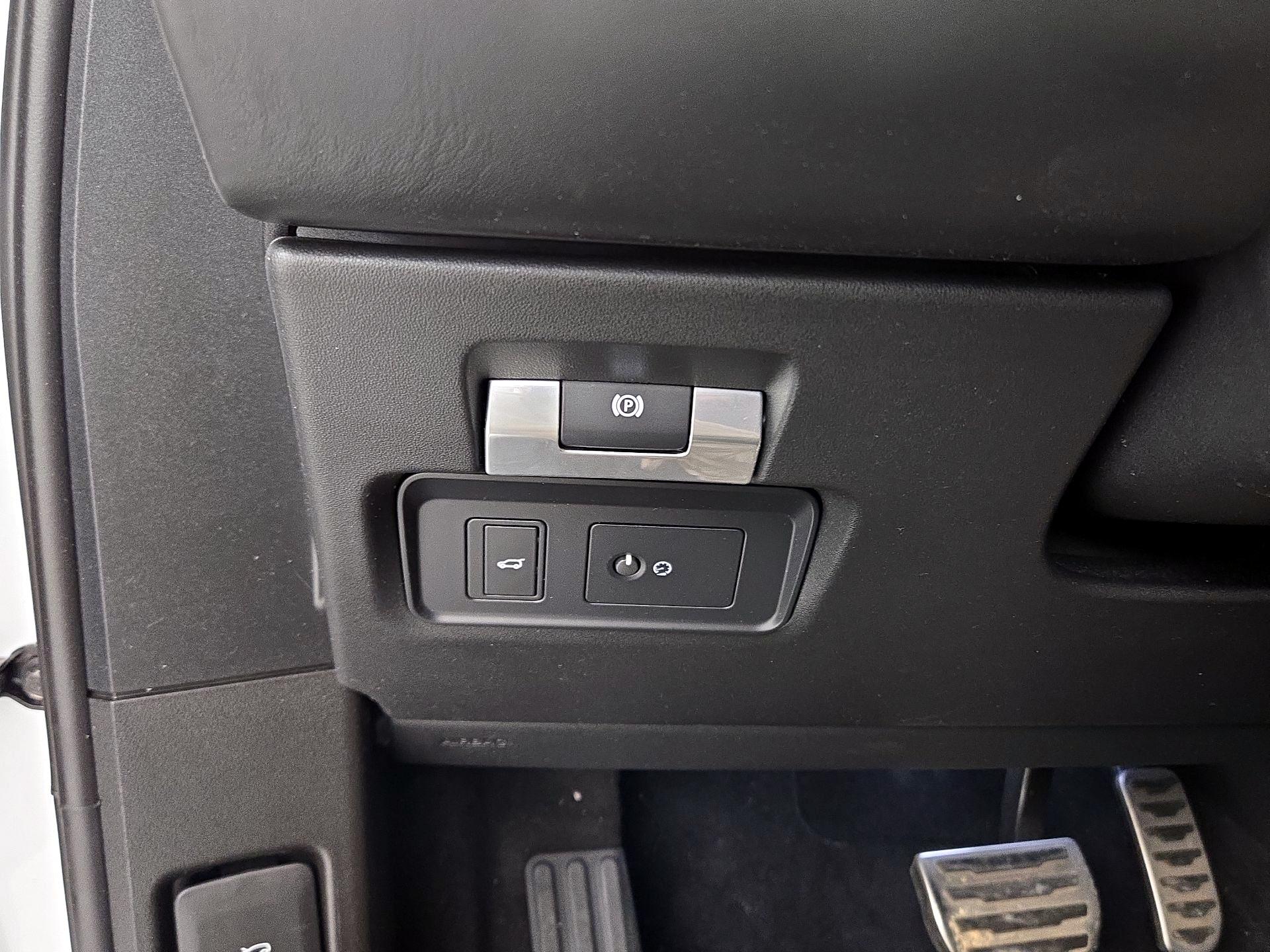 Thumbnail: 2020 Land Rover Range Rover Evoque - 13