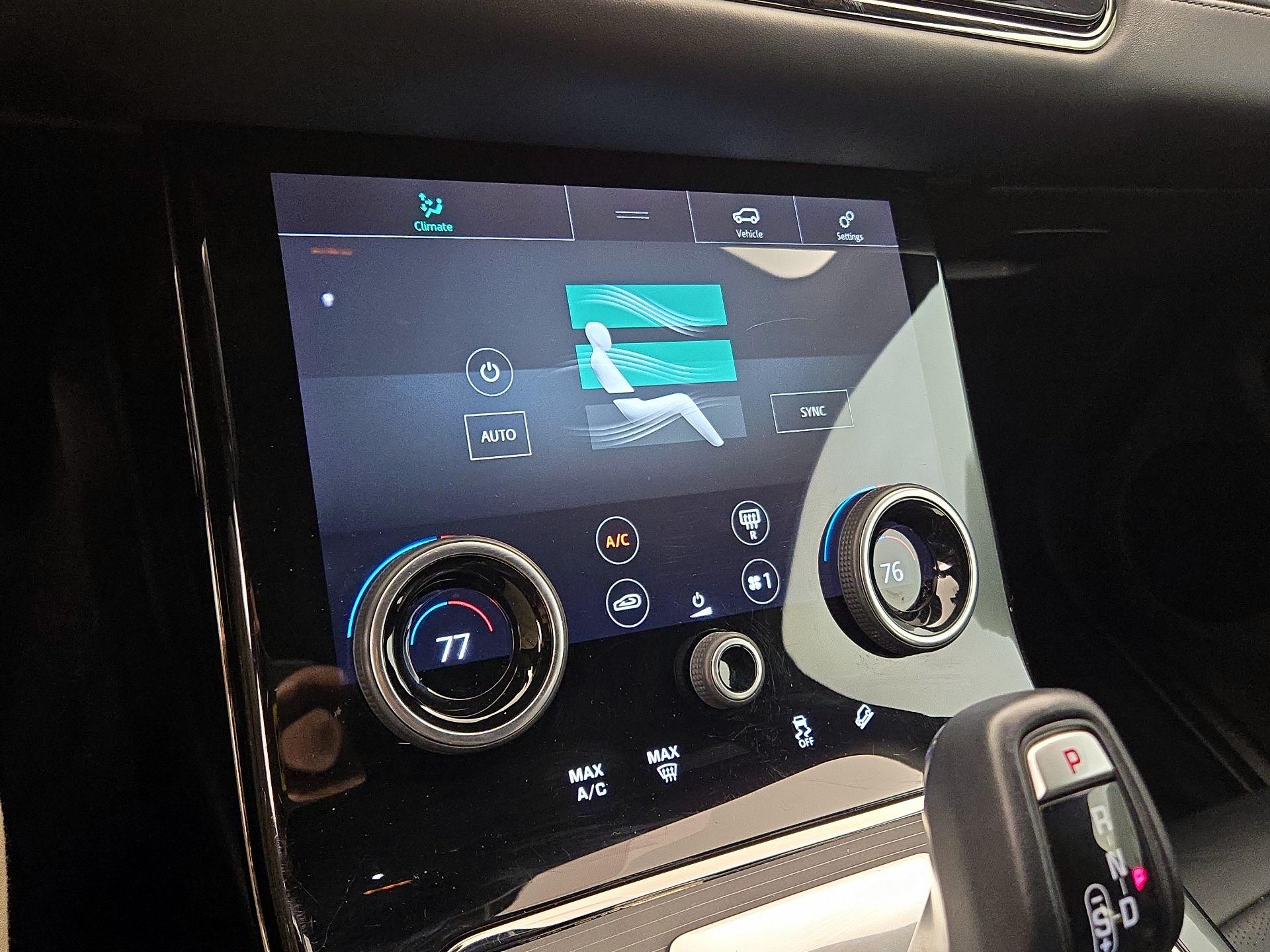 Thumbnail: 2020 Land Rover Range Rover Evoque - 17