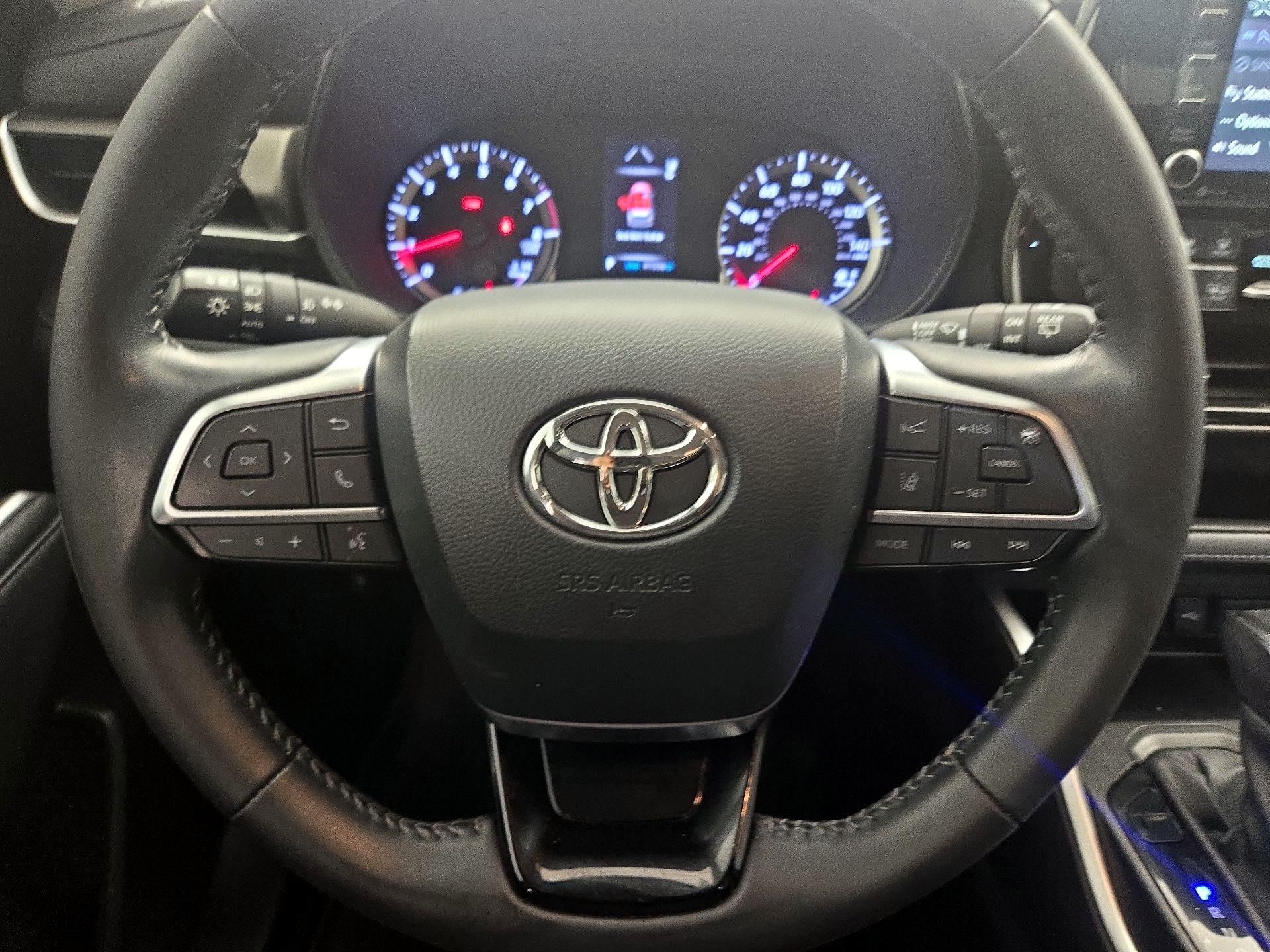 Thumbnail: 2021 Toyota Highlander - 10