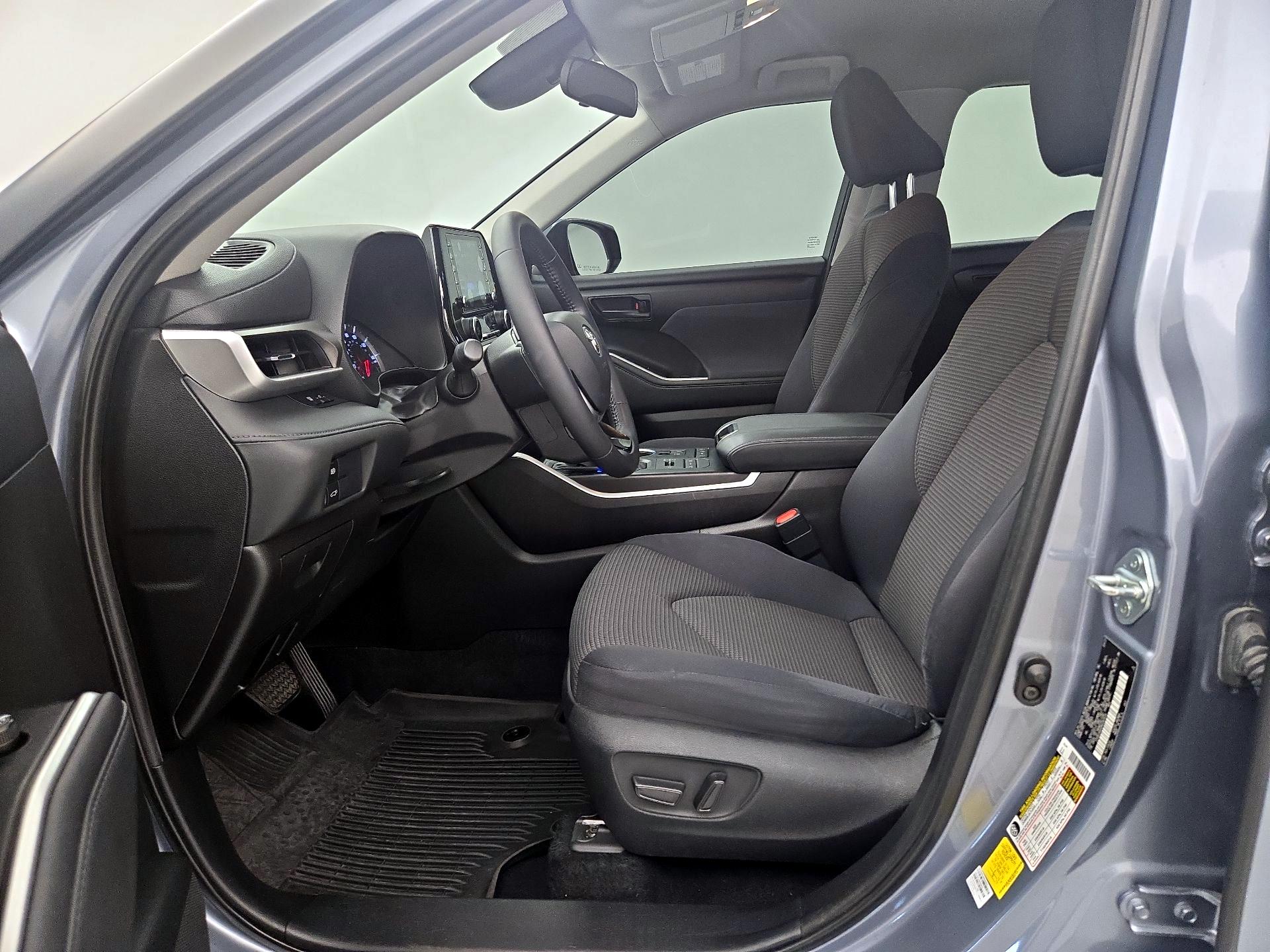 Thumbnail: 2021 Toyota Highlander - 11