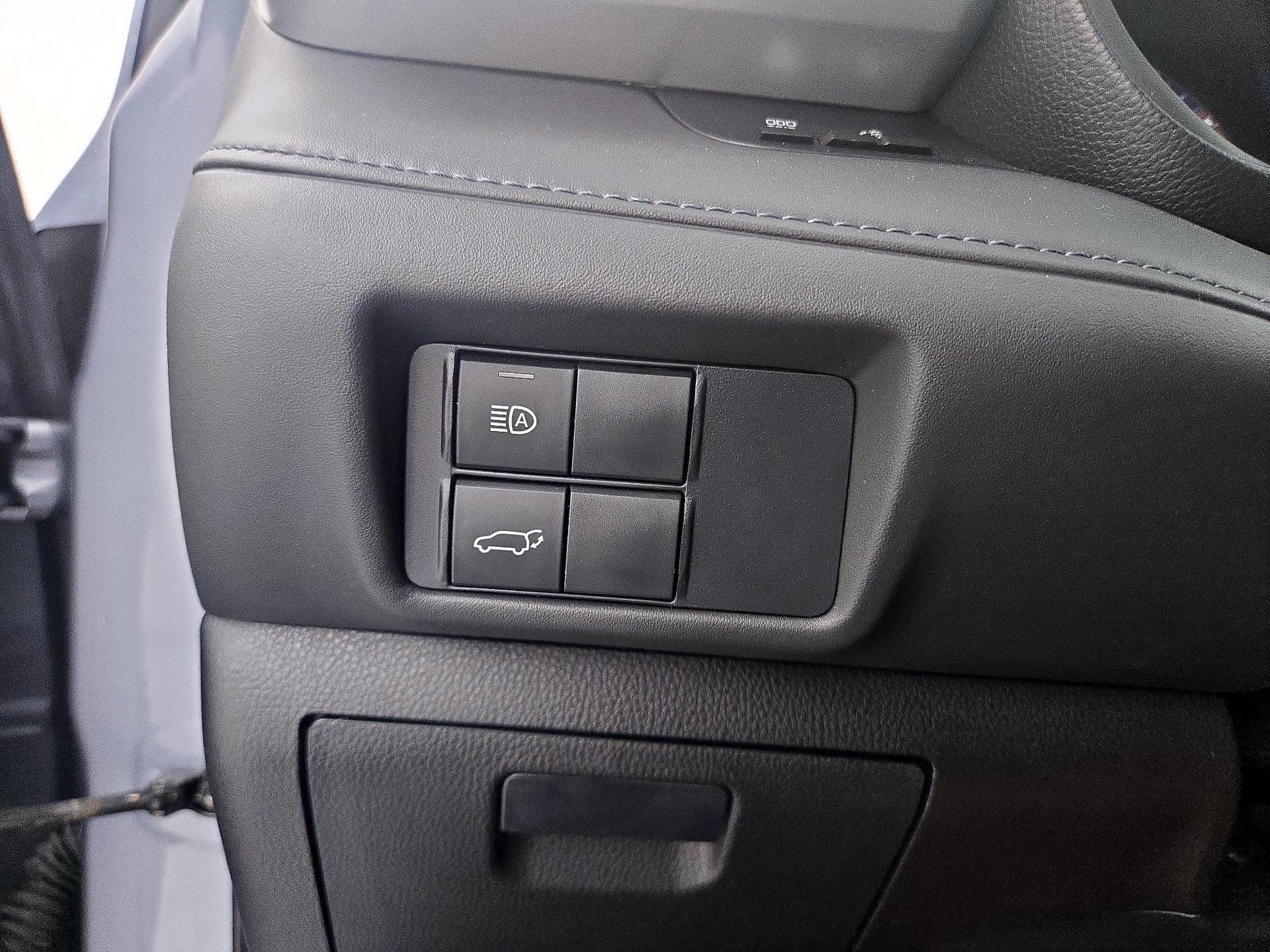 Thumbnail: 2021 Toyota Highlander - 13