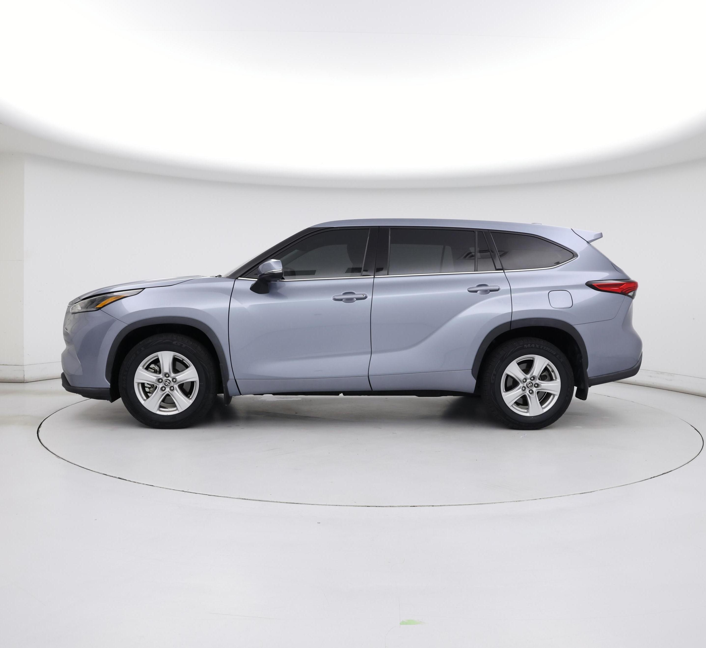 Thumbnail: 2021 Toyota Highlander - 3