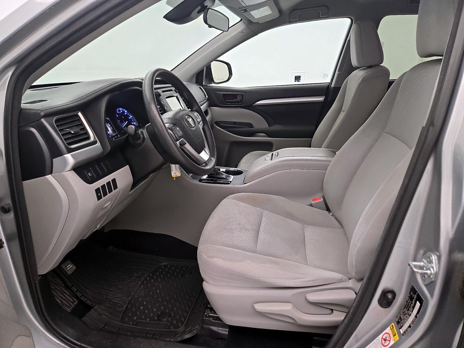 Thumbnail: 2017 Toyota Highlander - 11