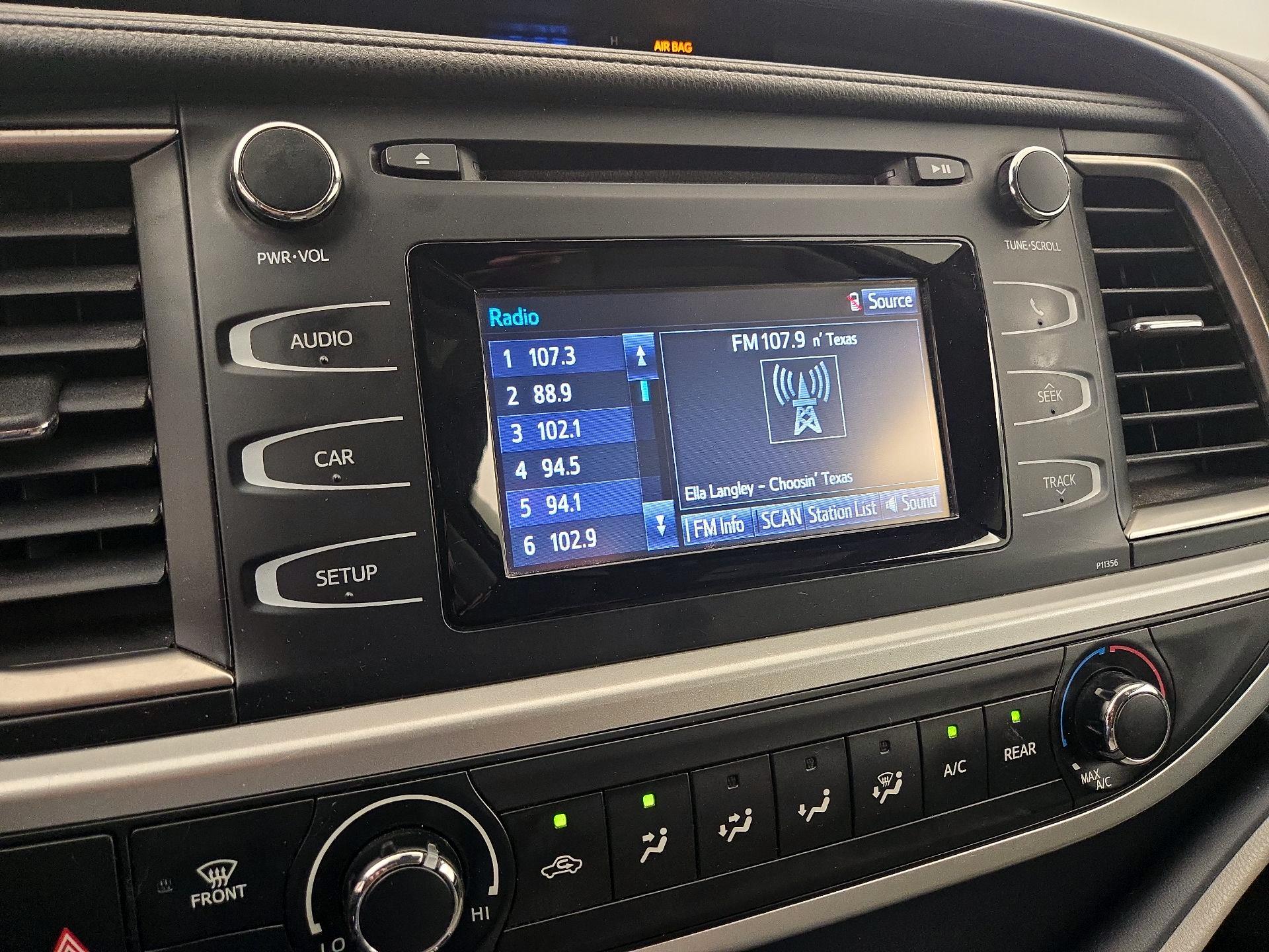 Thumbnail: 2017 Toyota Highlander - 15