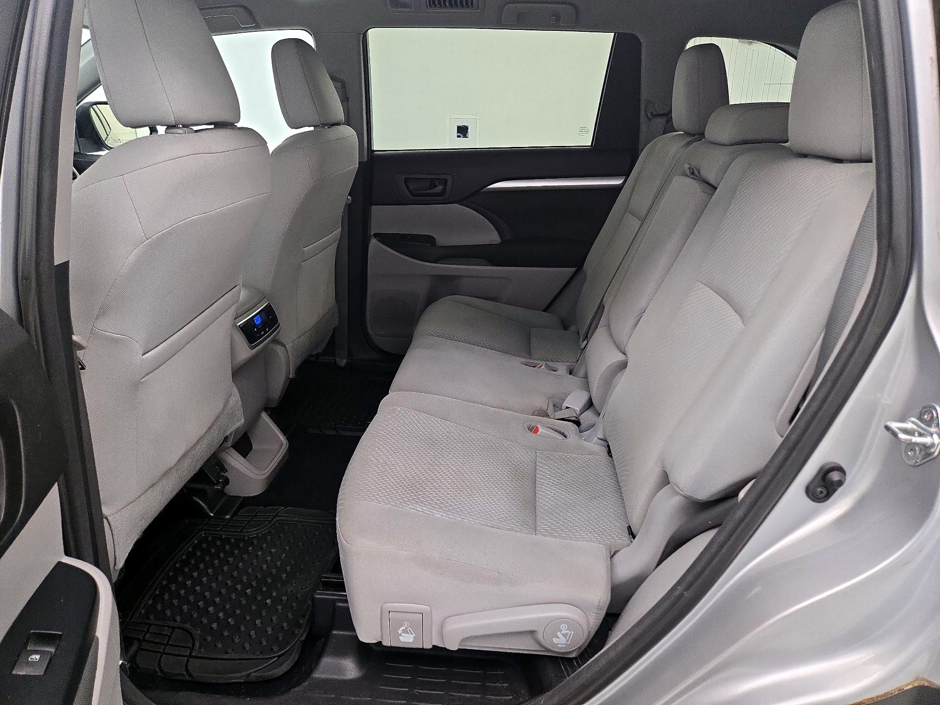 Thumbnail: 2017 Toyota Highlander - 19